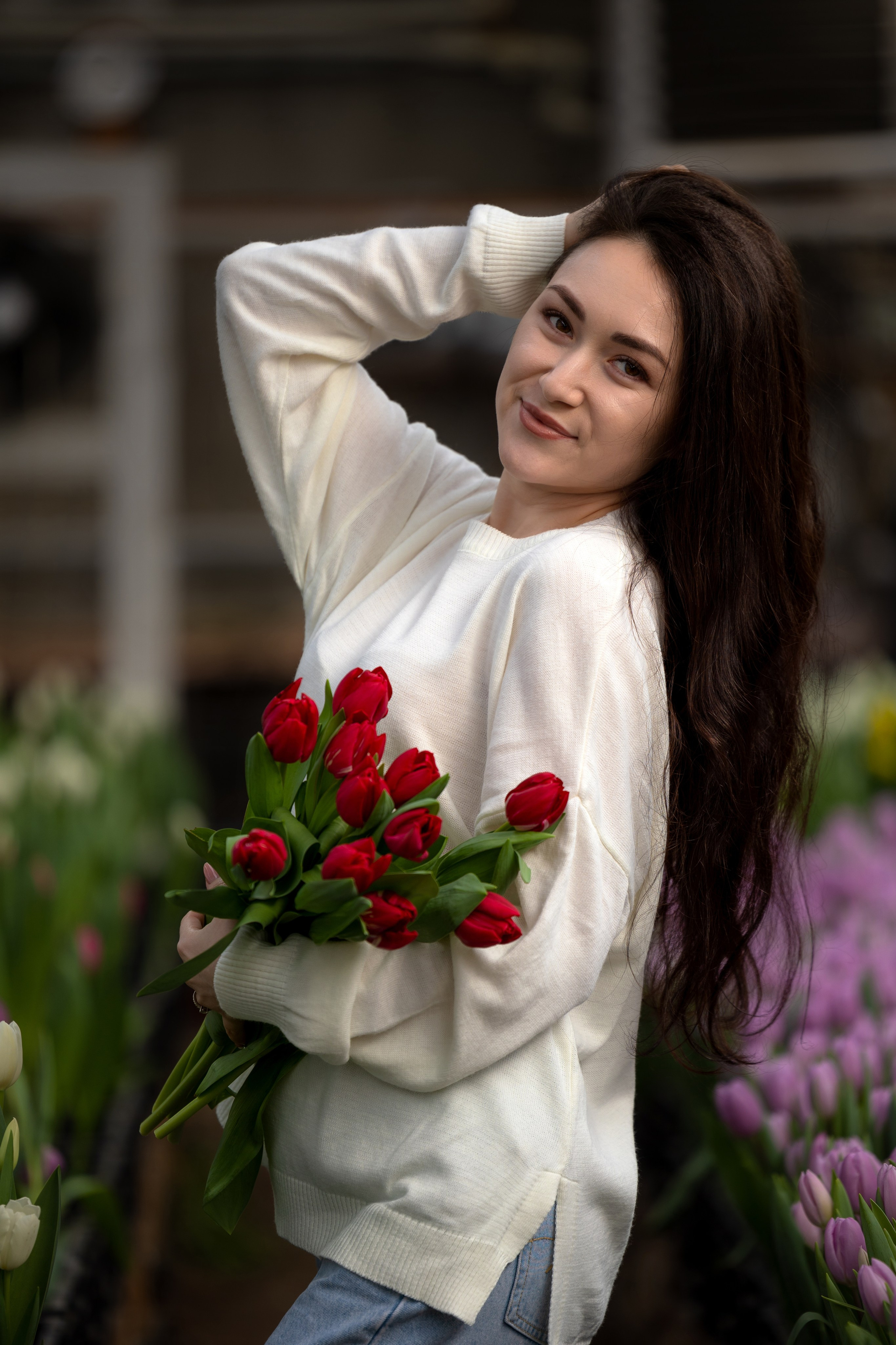 Фотосессия в теплице с тюльпанами. Свадебный фотограф Астрахань