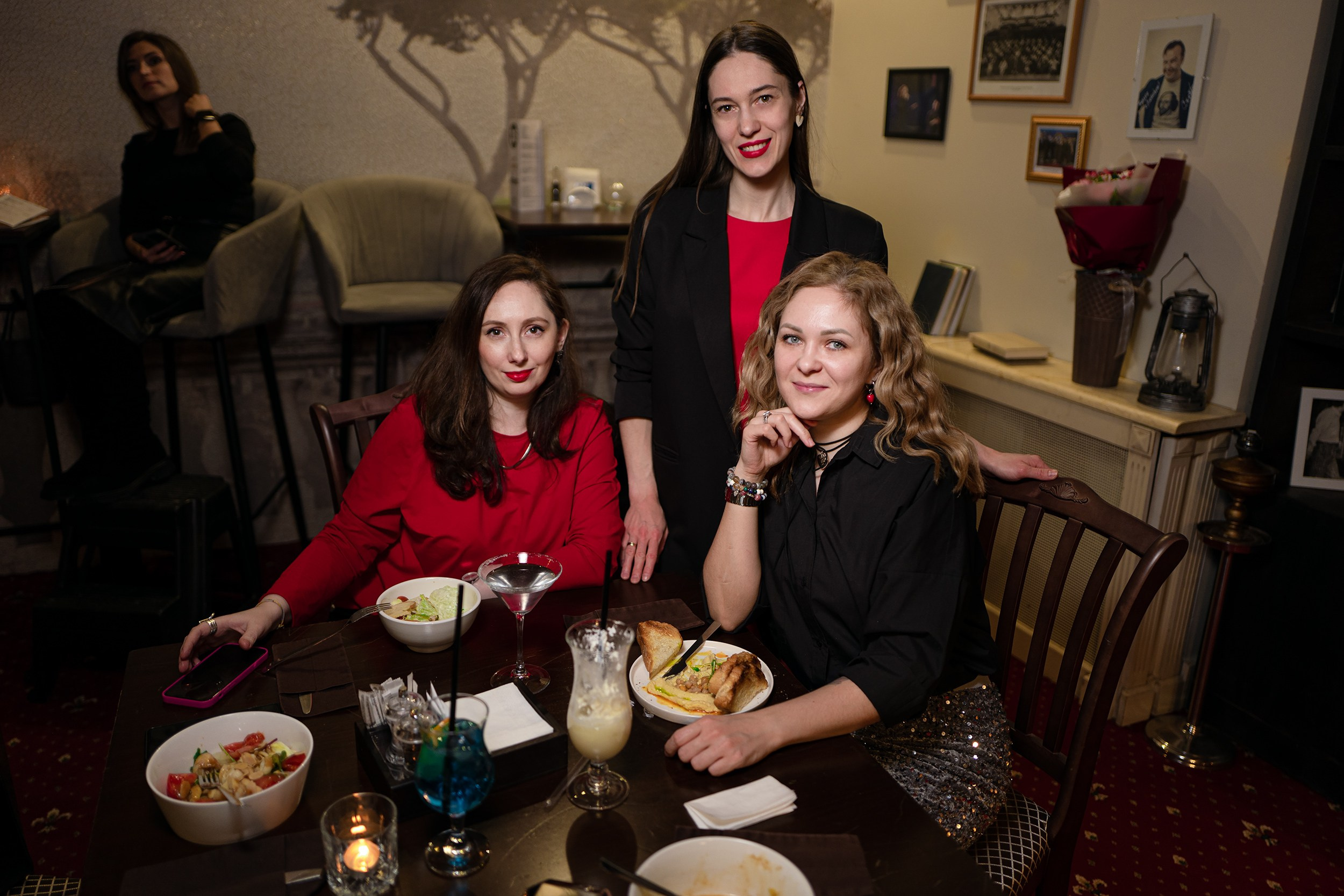 Выступление YOLO band в арт кафе. Фотограф Тюмень