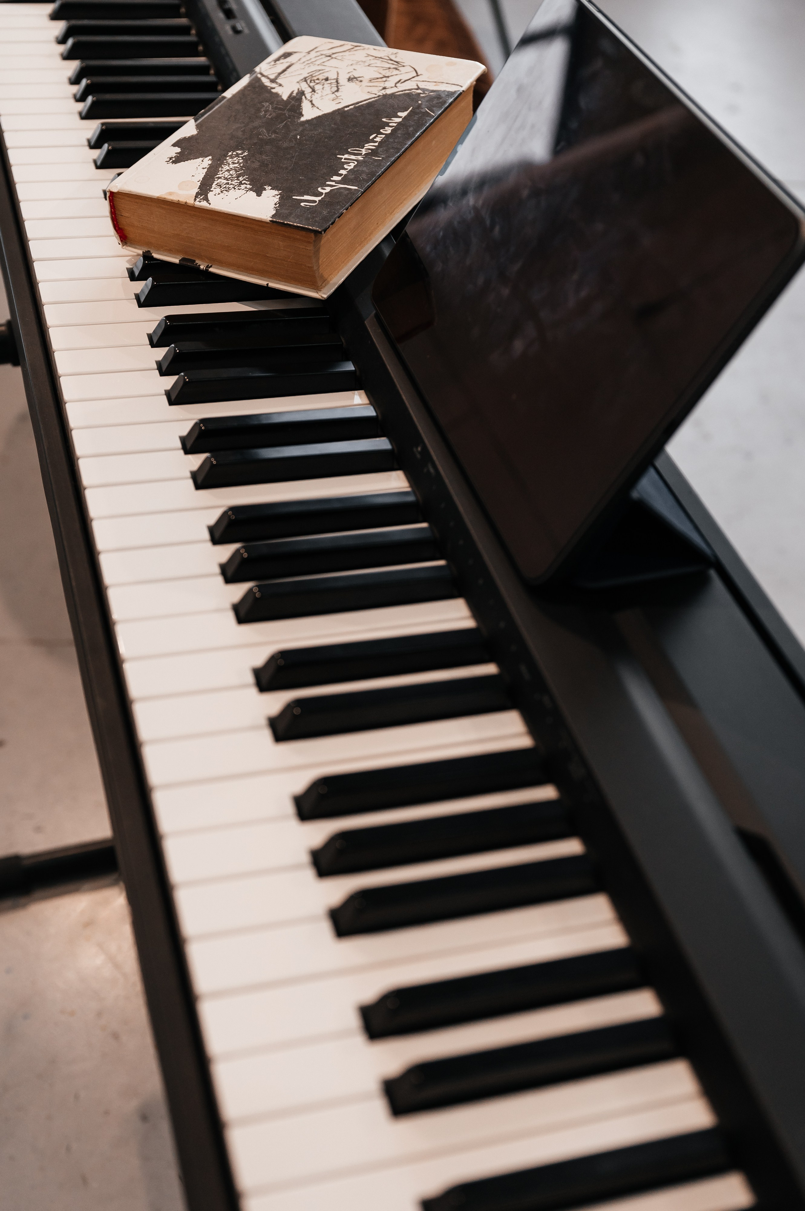 Вечер поэзии Цветаевой, клуб Читалка. Wedding and family photographer USA