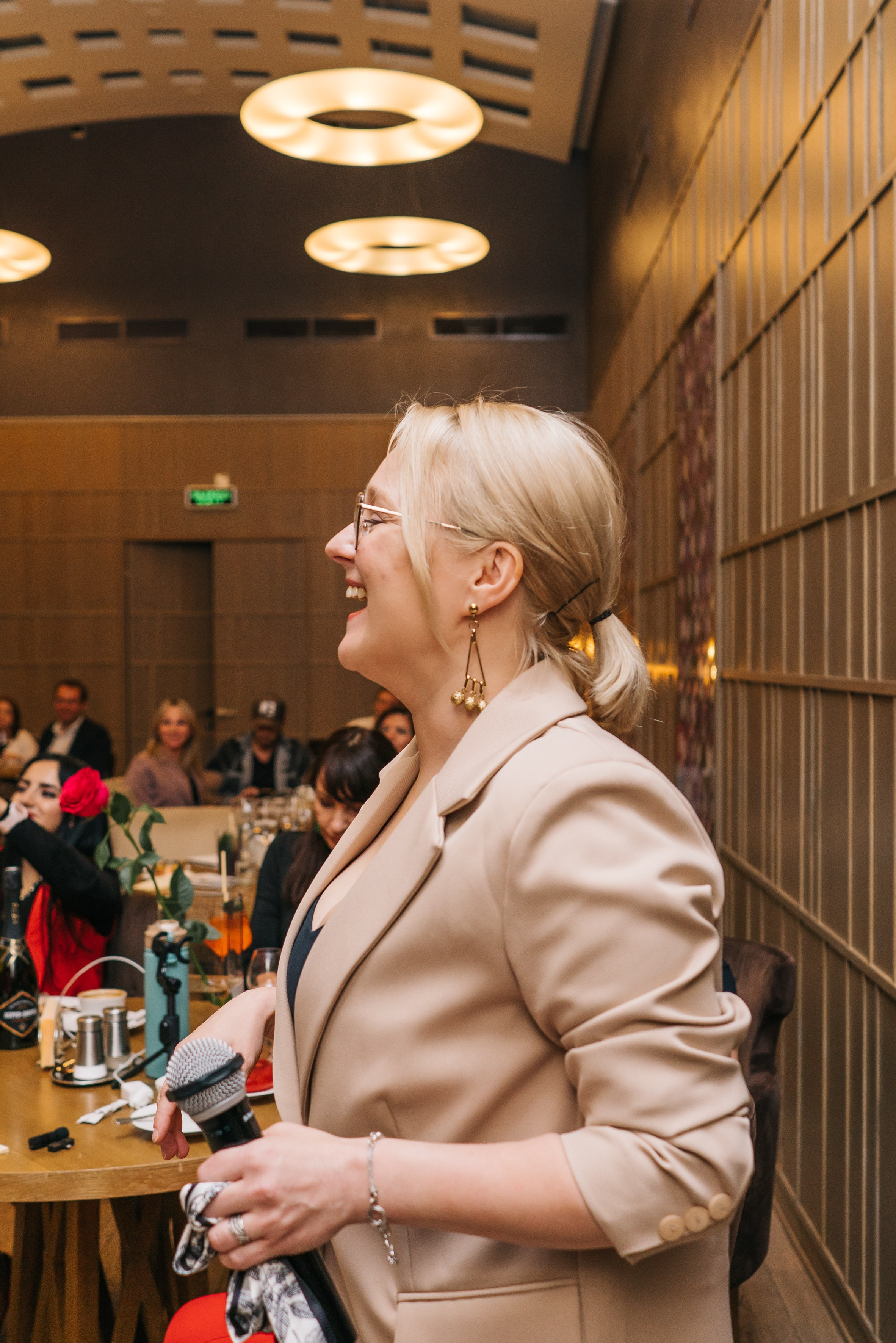 Бизнес-стендап. Женский фотограф в Москве Анастасия Сидорова