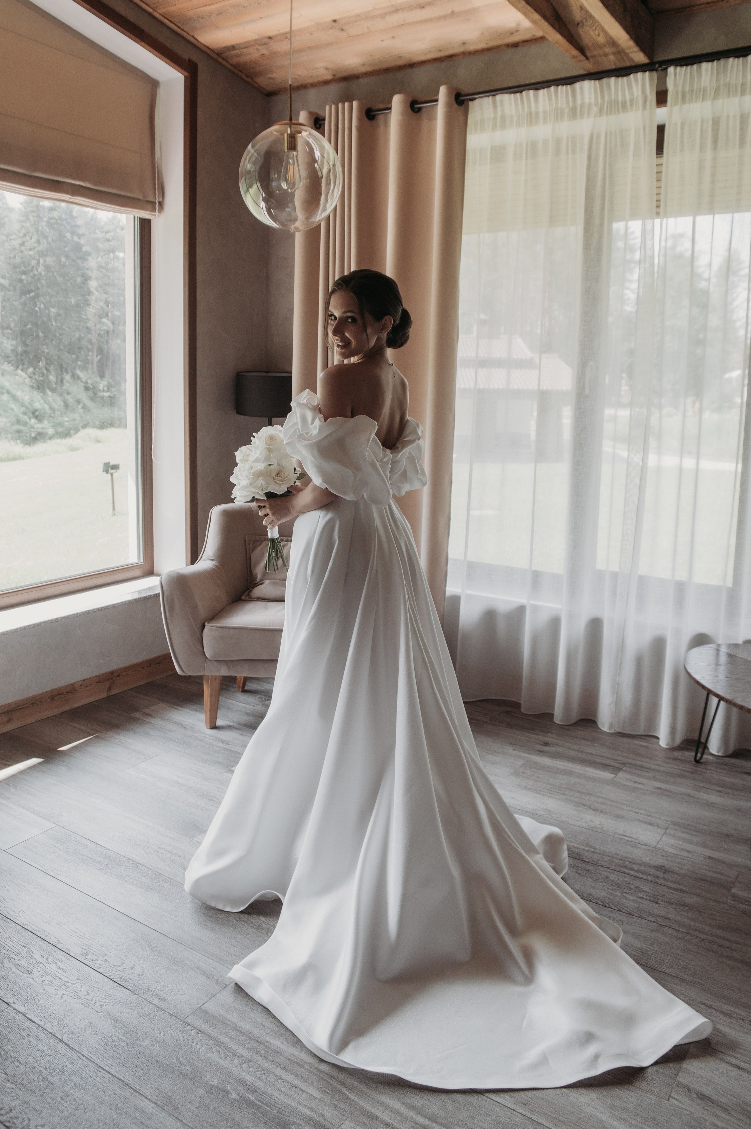 Свадебная фотосессия с утром невесты и красивым свадебным банкетом. Свадебный фотограф в Твери, Москве и Санкт-Петербурге Денисова Екатерина