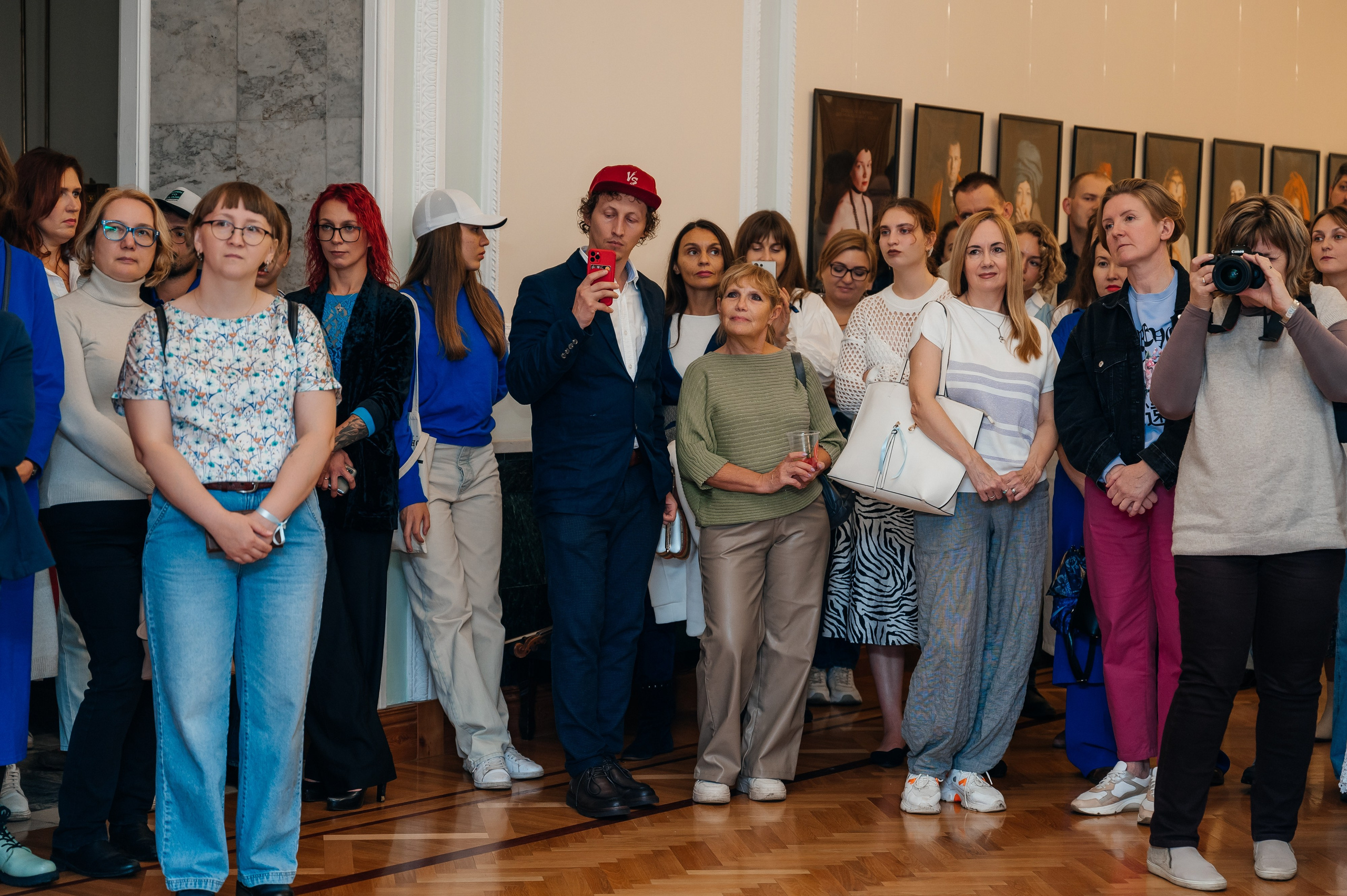 Открытие выставки Кати Васильевой в Молодежном театре. Wedding and family photographer USA