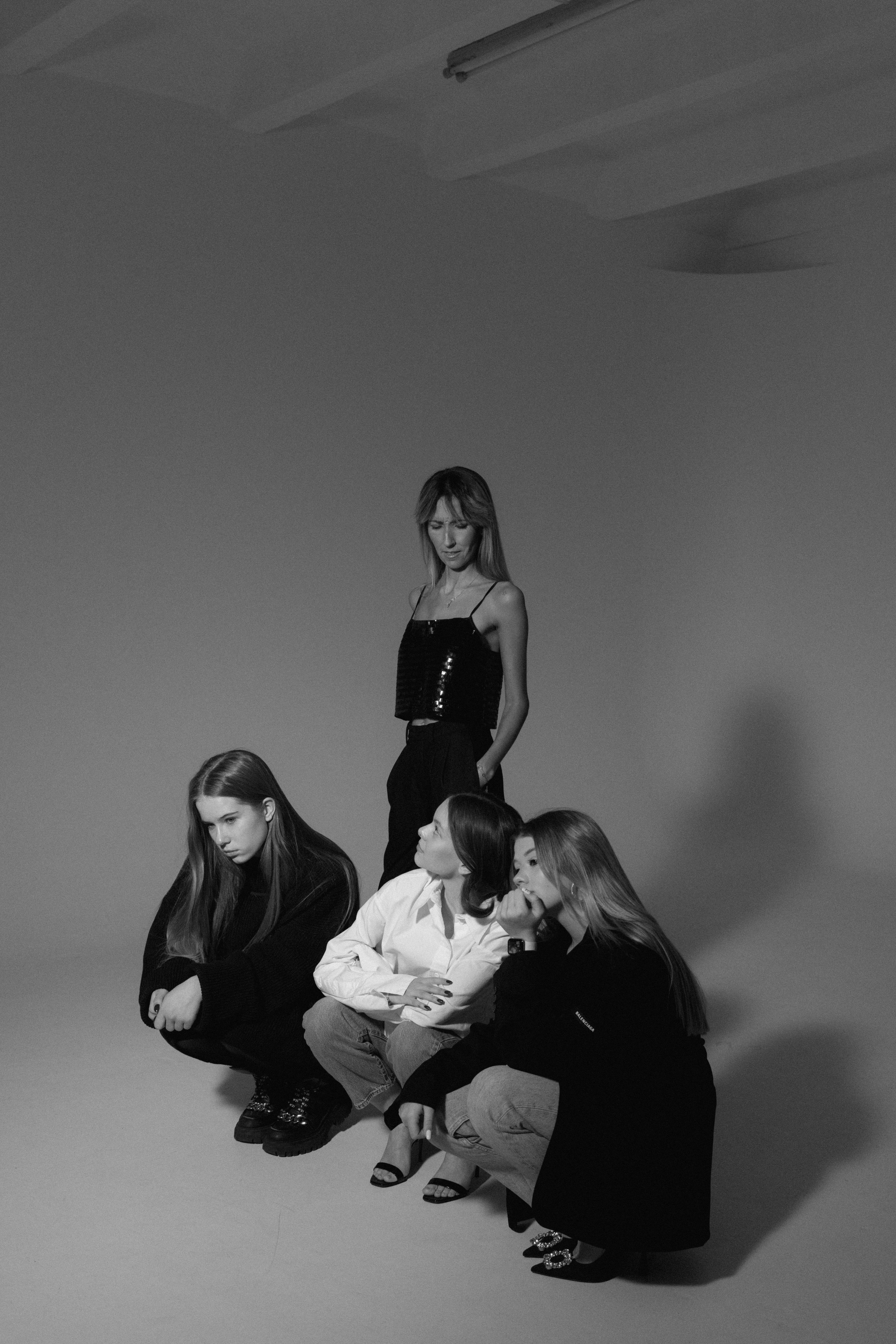 Девочки, студийная чб. Свадебный фотограф Москва Александра Аверкова