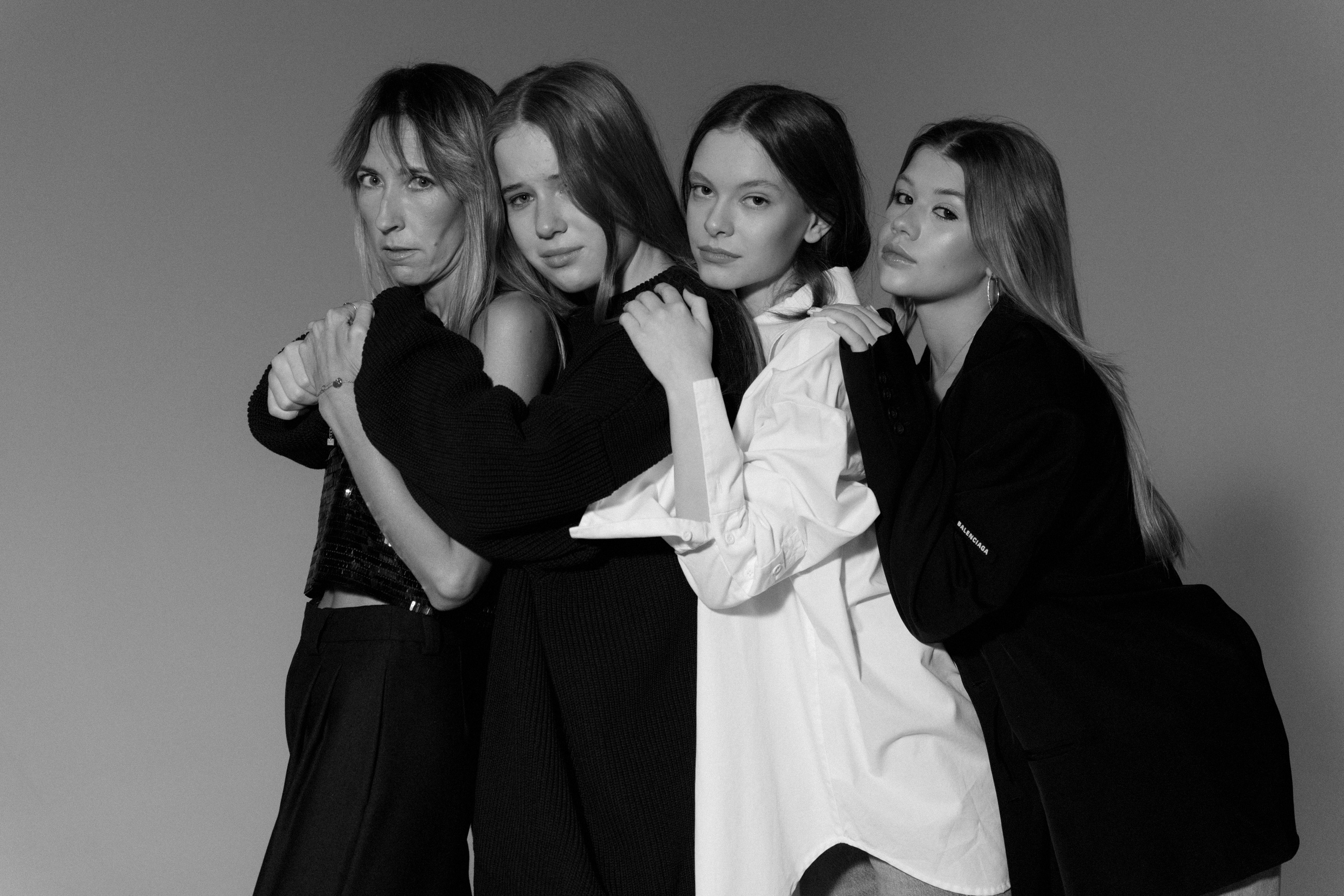 Девочки, студийная чб. Свадебный фотограф Москва Александра Аверкова