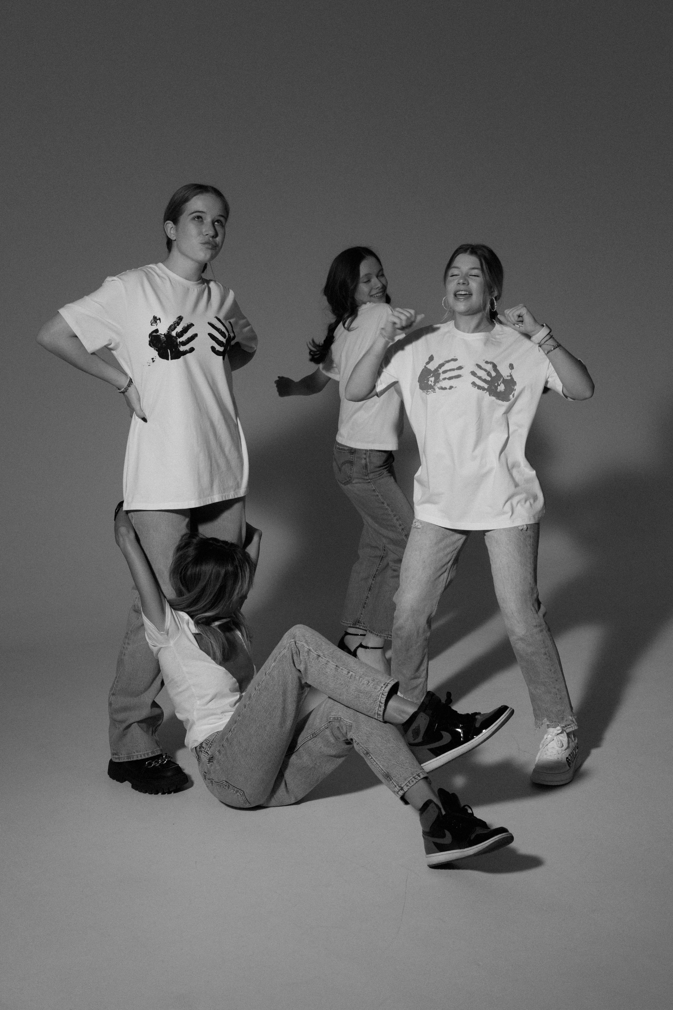 Девочки, студийная чб. Свадебный фотограф Москва Александра Аверкова