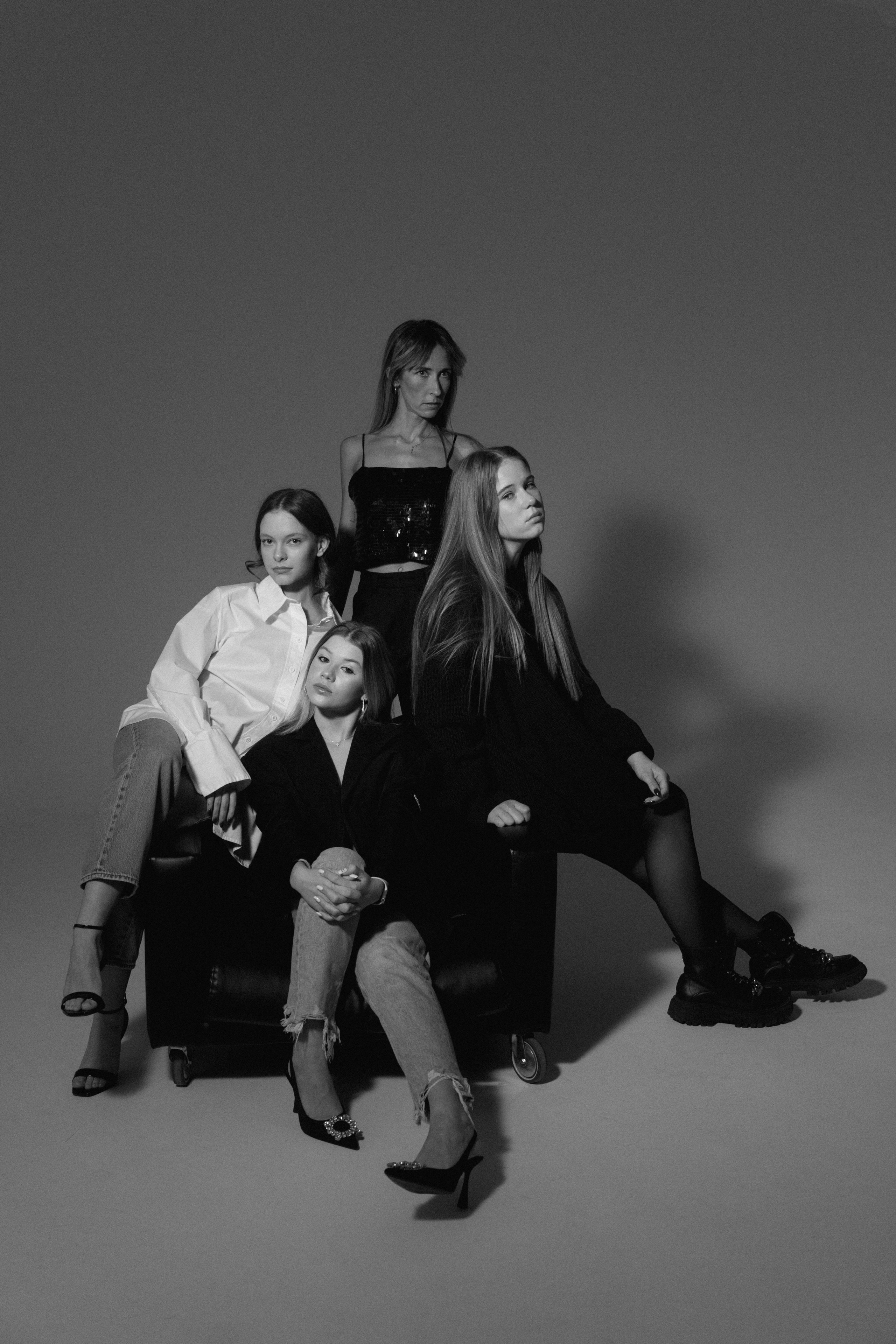 Девочки, студийная чб. Свадебный фотограф Москва Александра Аверкова