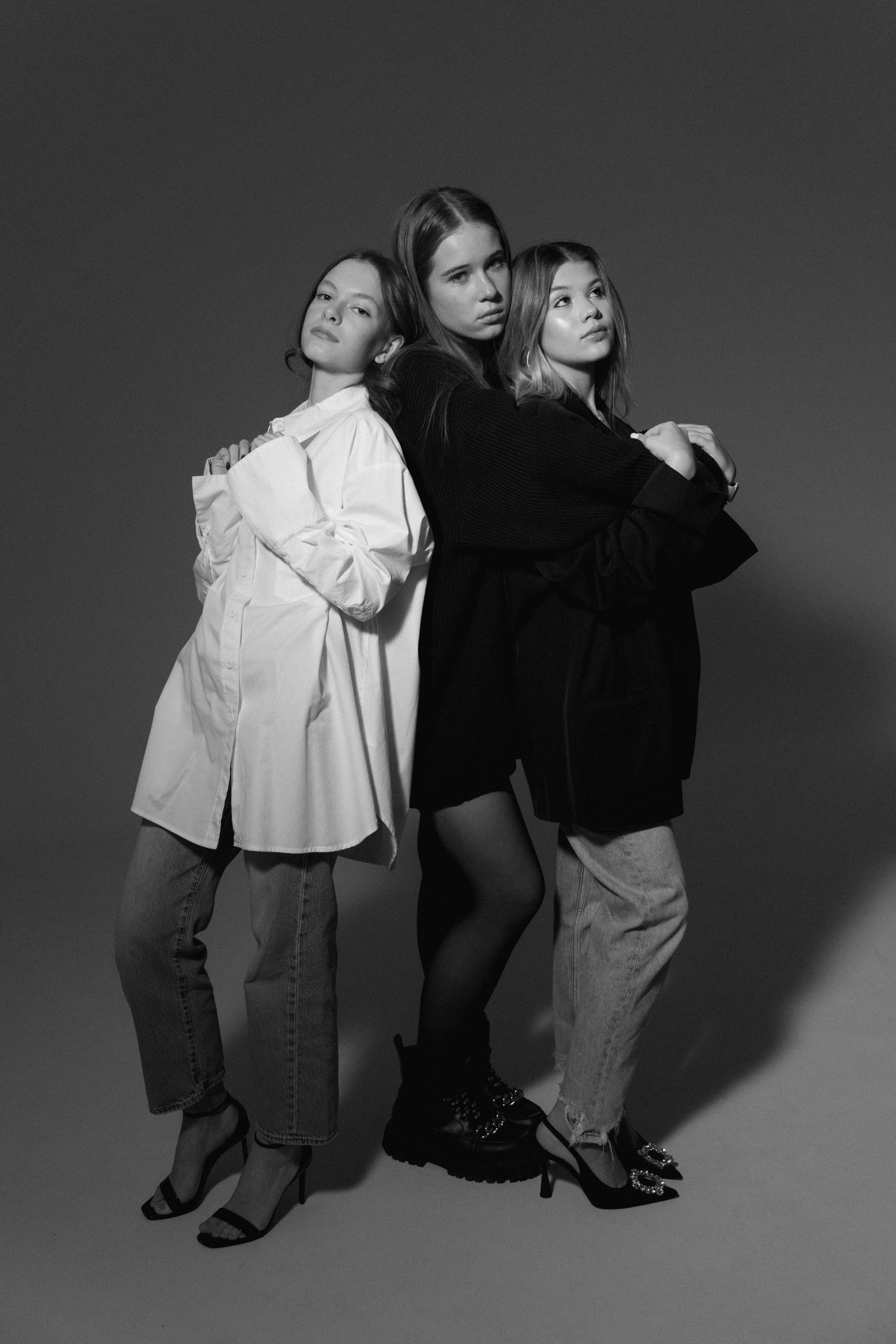 Девочки, студийная чб. Свадебный фотограф Москва Александра Аверкова