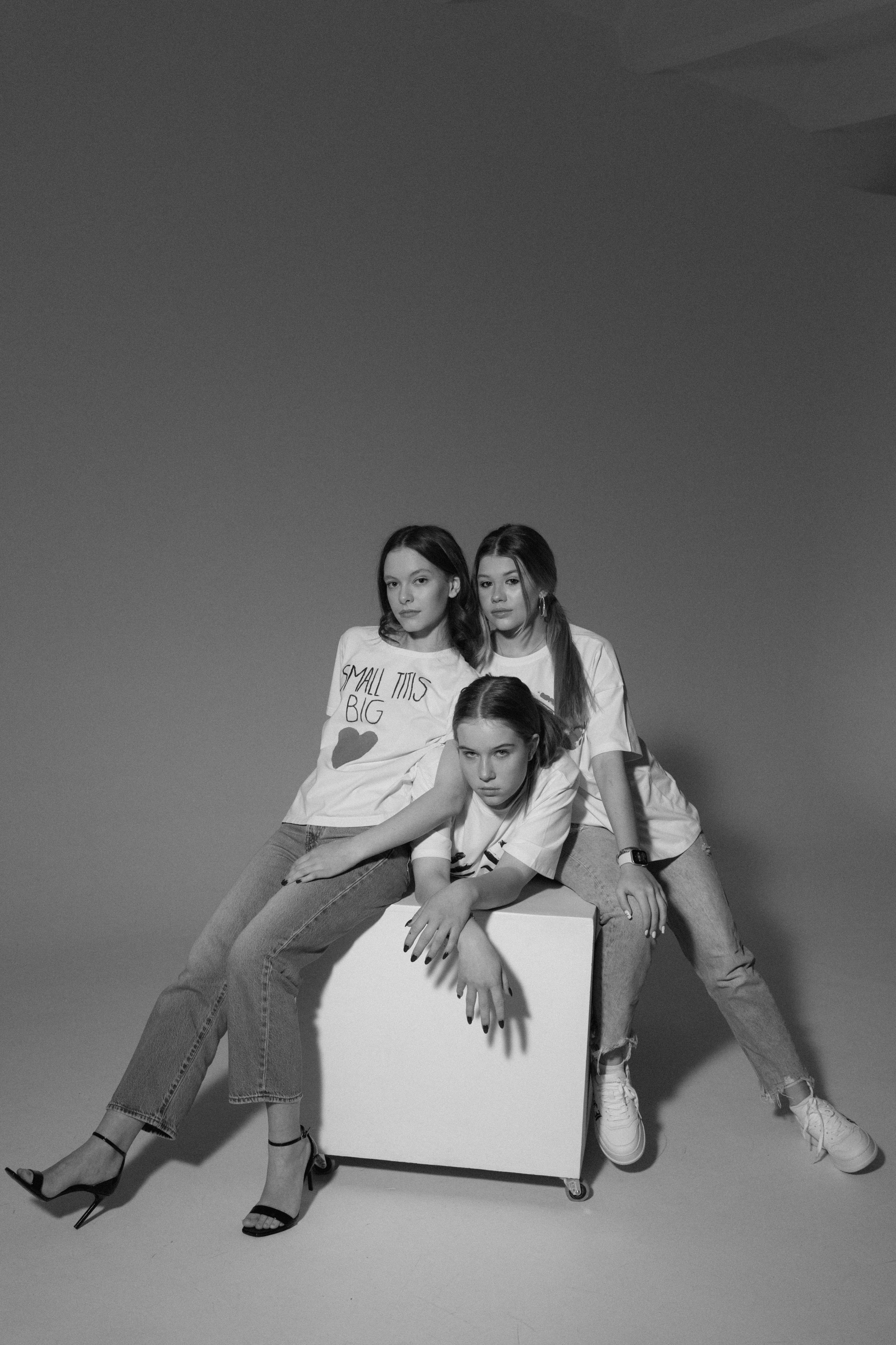 Девочки, студийная чб. Свадебный фотограф Москва Александра Аверкова