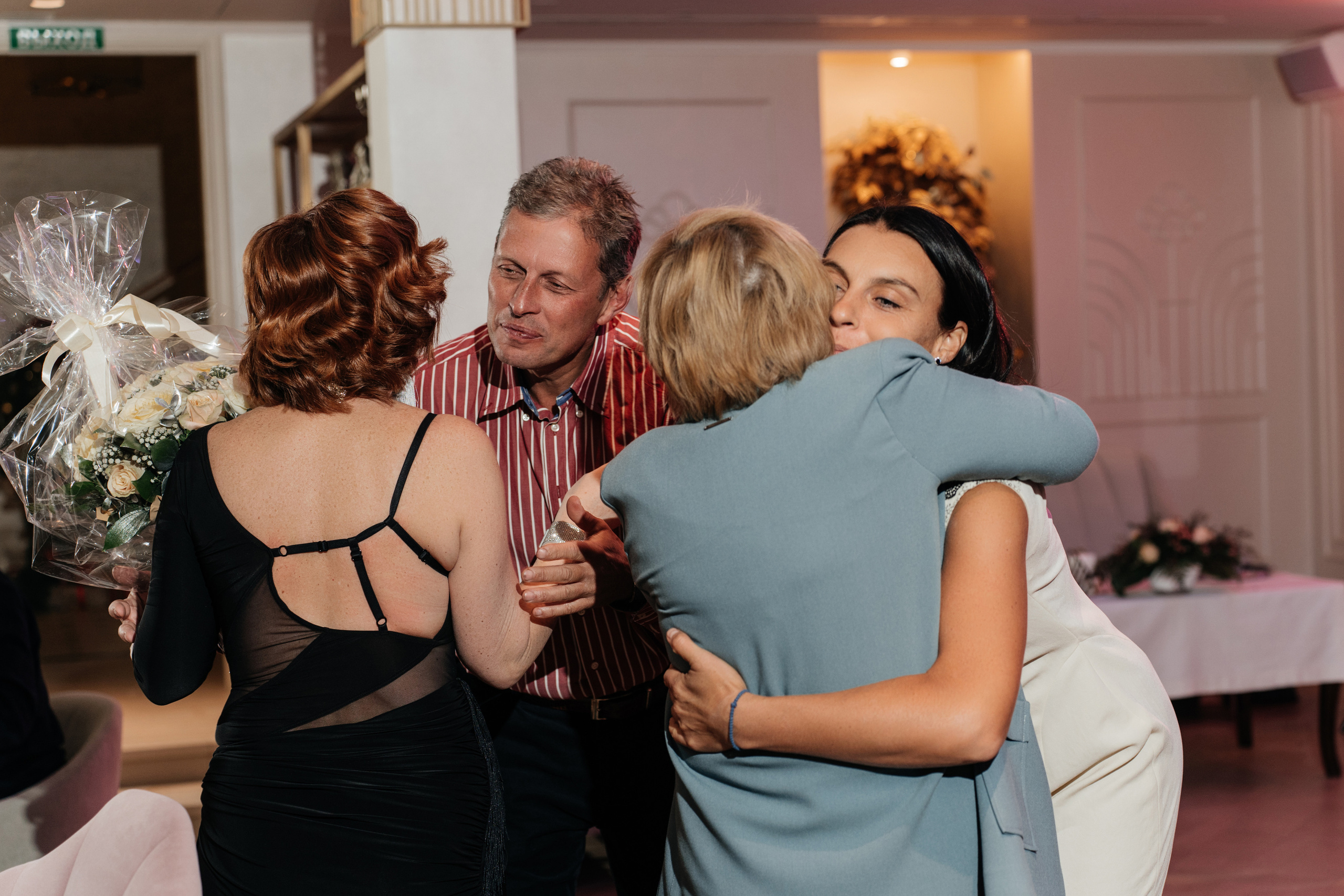 В кругу родных. Свадебный фотограф Москва Александра Аверкова