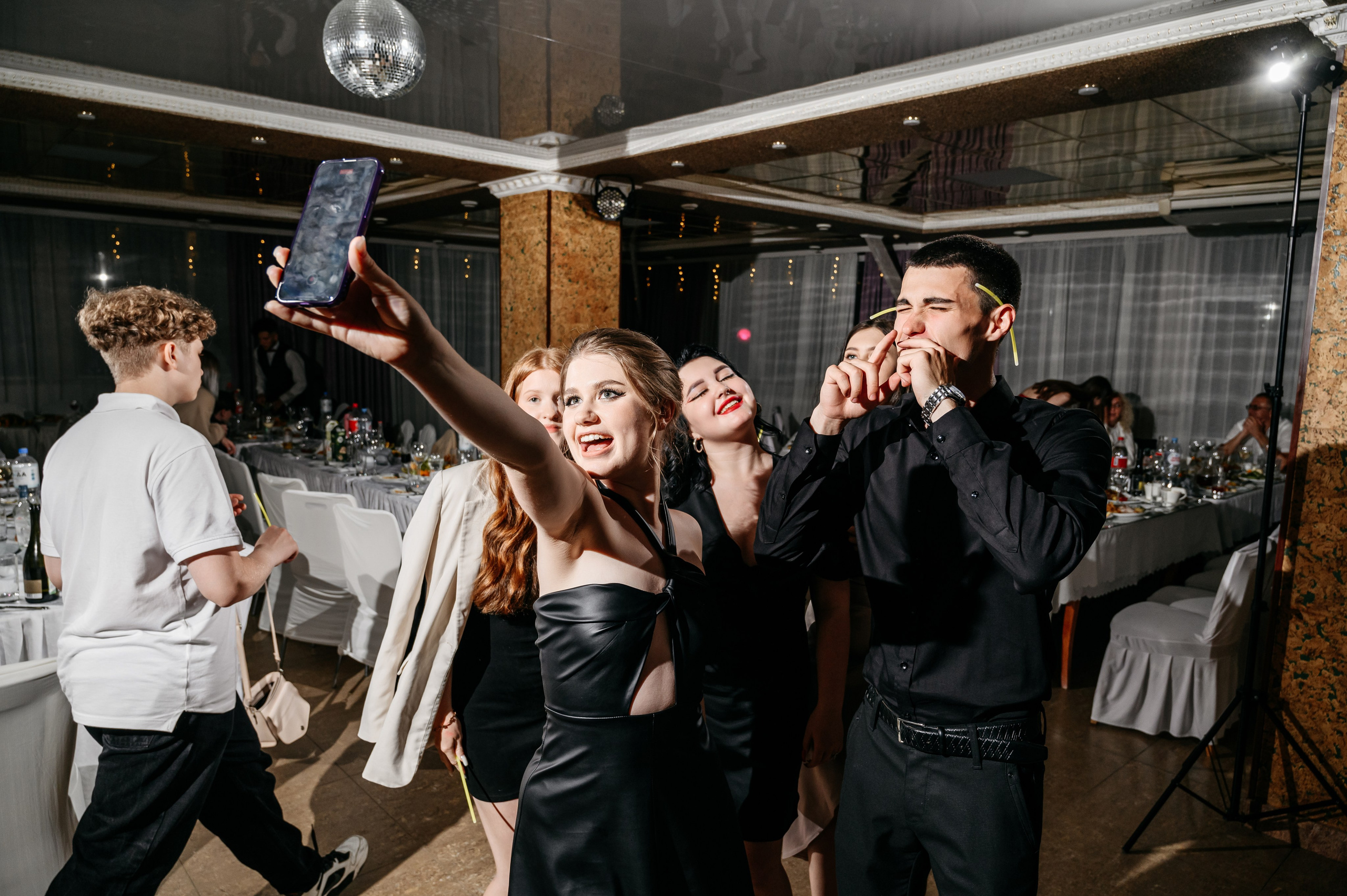 Выпускной СОШ 47. Фотограф Владивосток. Игорь Кирсанов