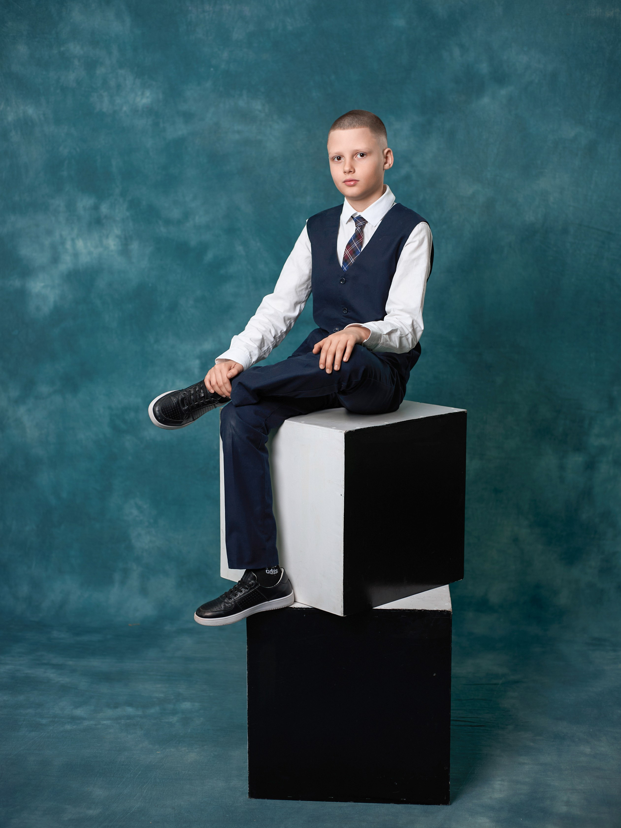 Школьный альбом "Кубы бирюза". Выпускные альбомы в Тюмени для школ, садов, вузов спортивных секций