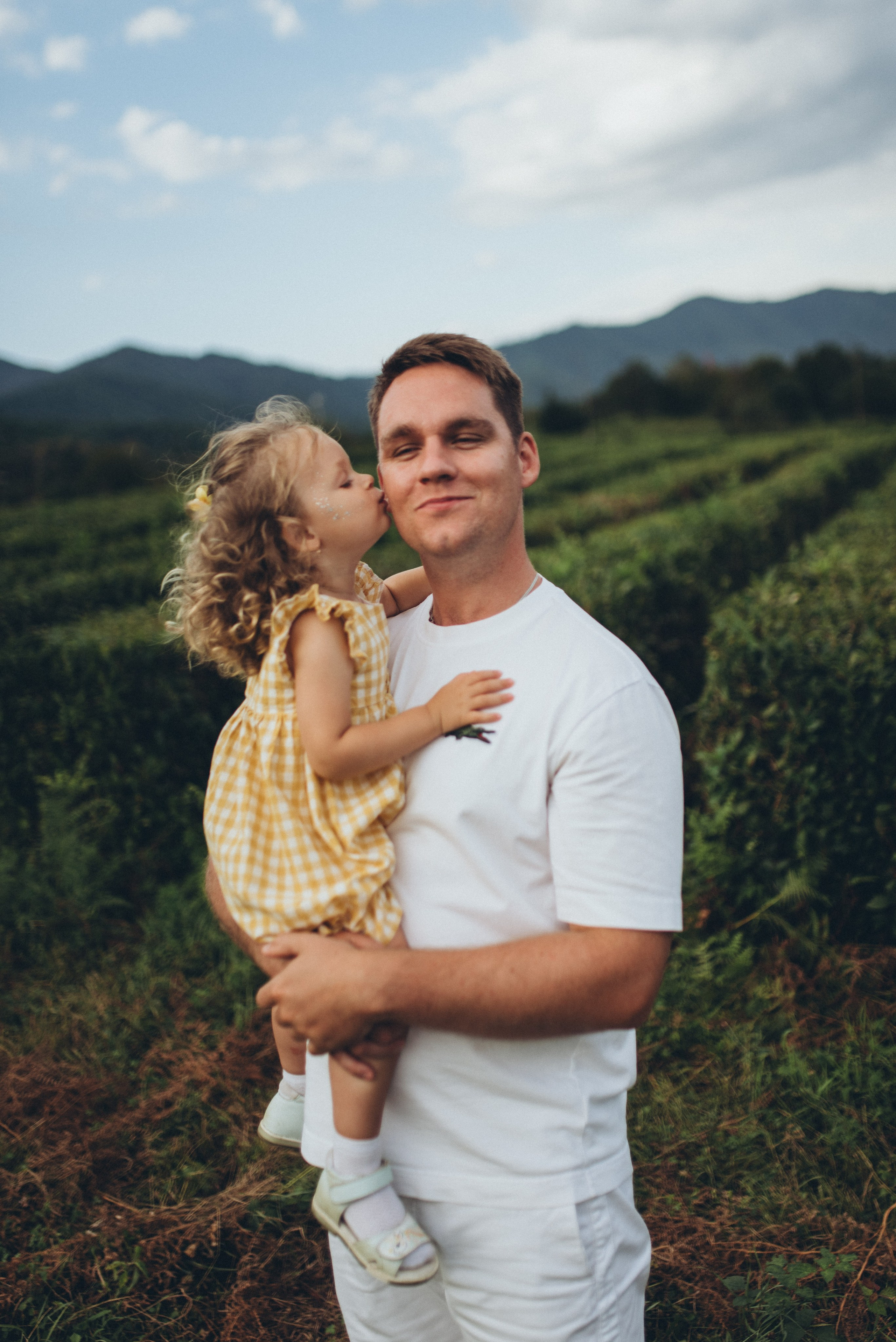 Семейная фотосессия на чайной плантации Сочи. Фотограф в Сочи — Маргарита Поганова