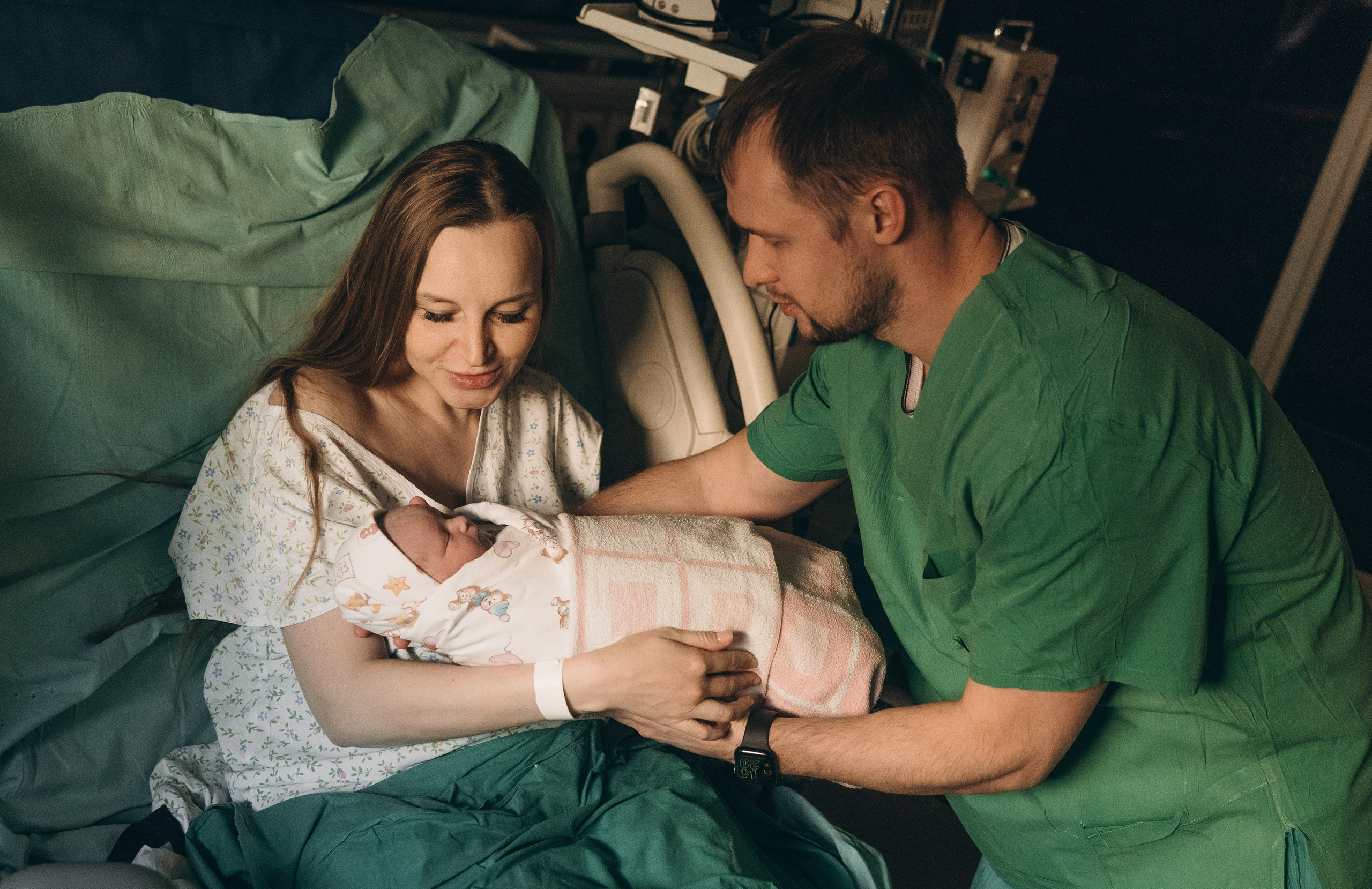 Партнерские роды в Москве в роддоме 8 Выхино. Семейный, ньюборн фотограф, фотограф на роды в Москве, Виктория Тюльдюкова