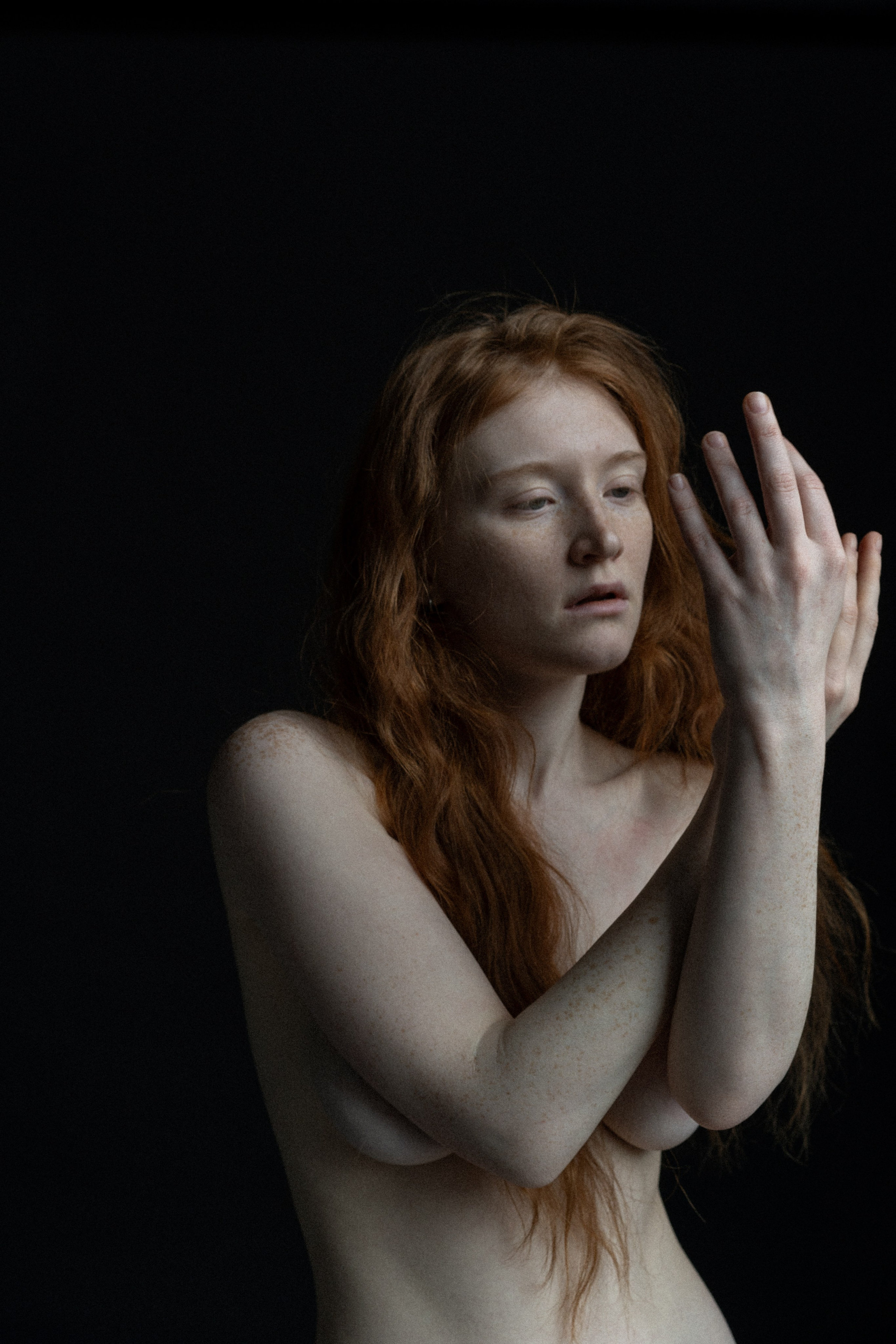 Съёмка ню в студии. Фотограф Елизавета Потешкина