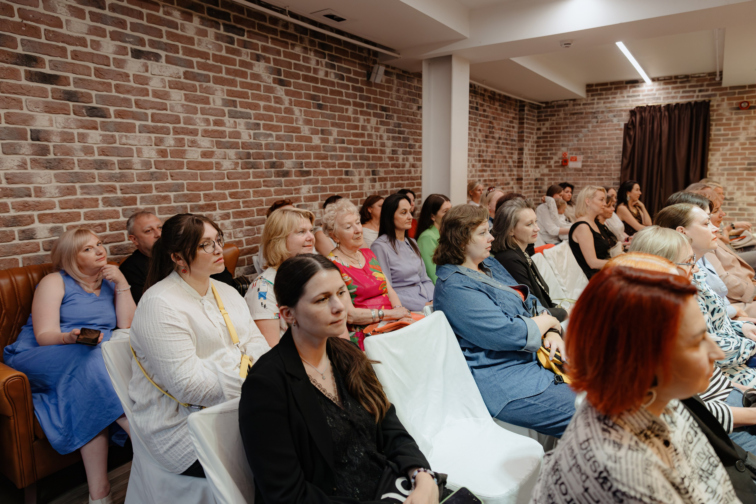 Презентация книги. Свадебный и репортажный фотограф Киров | Вадим Карпук