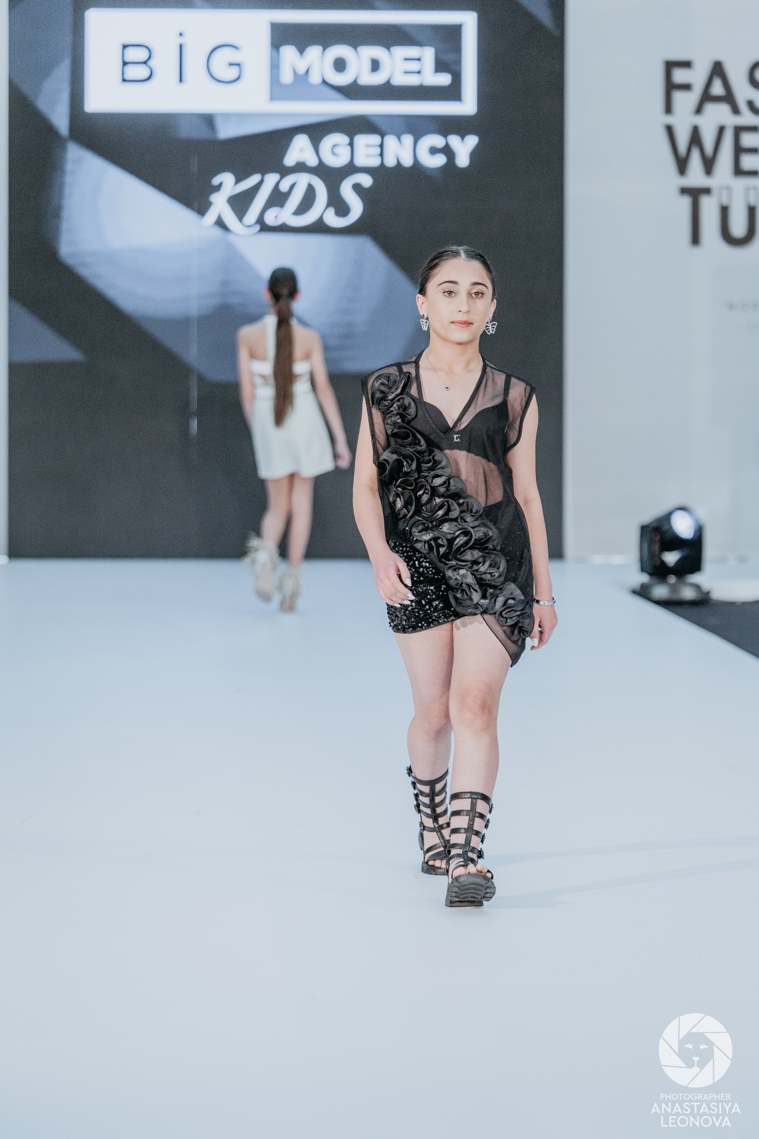Fashion Week Türkiye [spring, 2025]. Anastasia Leonowa