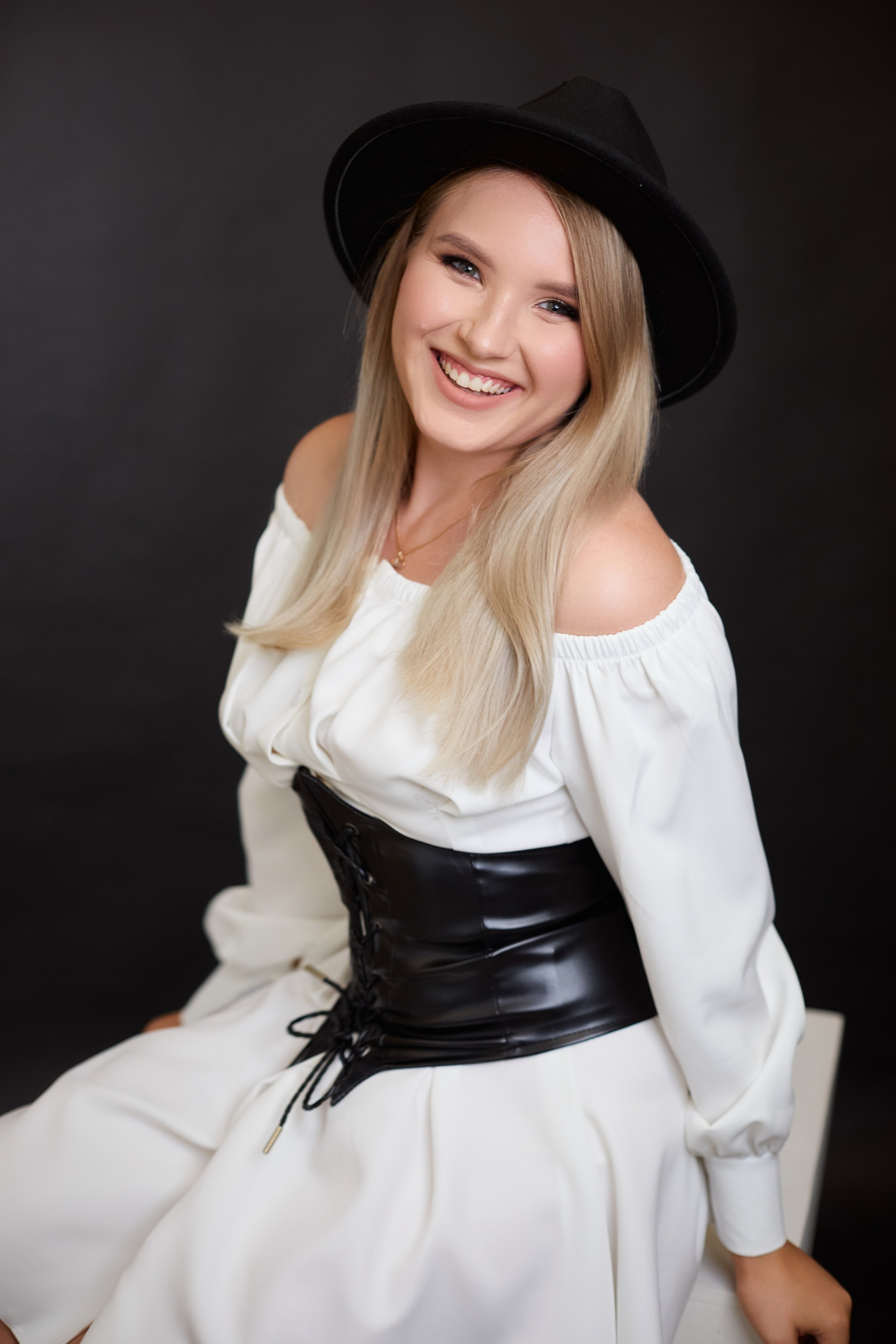 Светлая Светлана. Свадебный и креативный фотограф в ЮФО и МСК