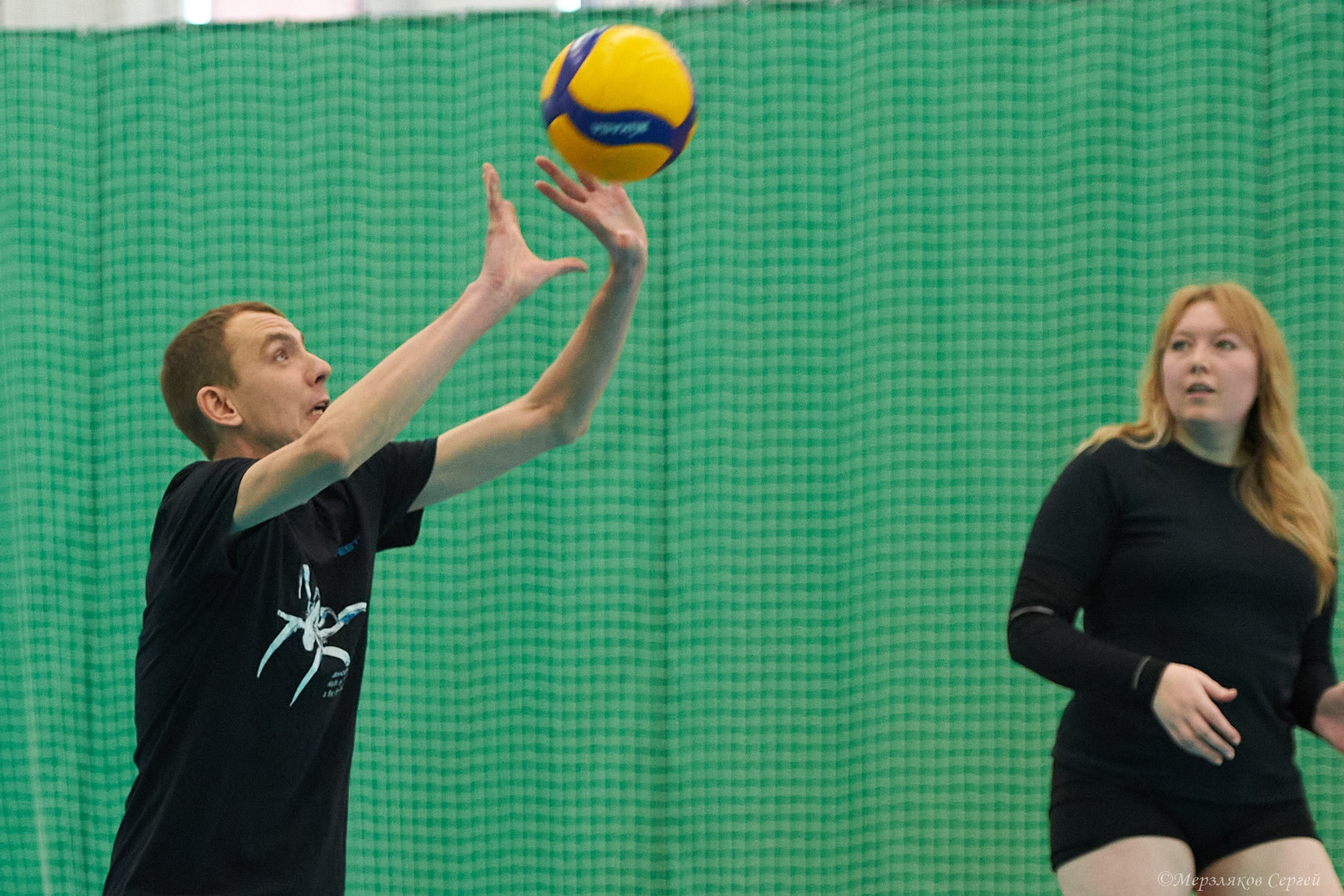 Новогодний волейбольный турнир. Ижевск. 16.12.23. Спортивный репортажный фотограф в Ижевске Сергей Мерзляков