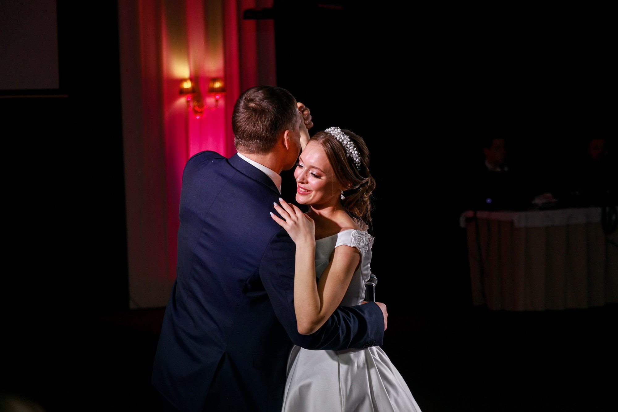 Свадьба с огоньком. Фотограф крещение венчание в Петербурге! Помогает подобрать храм и посоветовал душевного батюшку в СПб