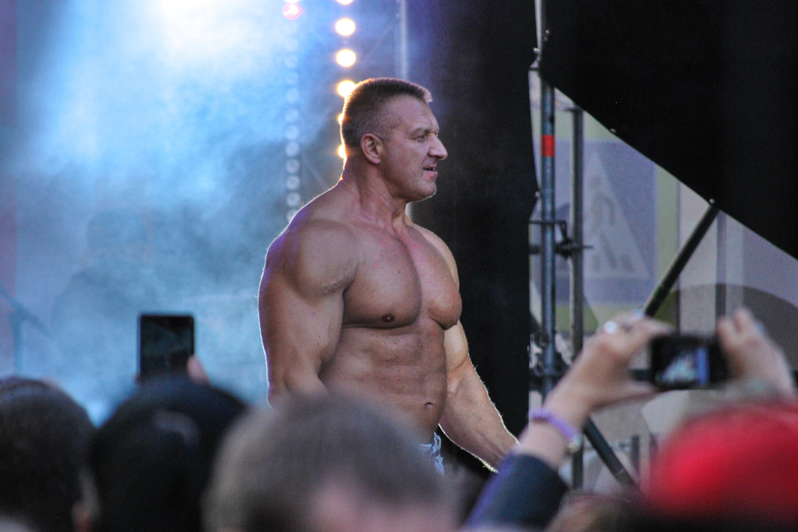 Шоу каскадеров. Костюмер, художник кино и телевидения в спб