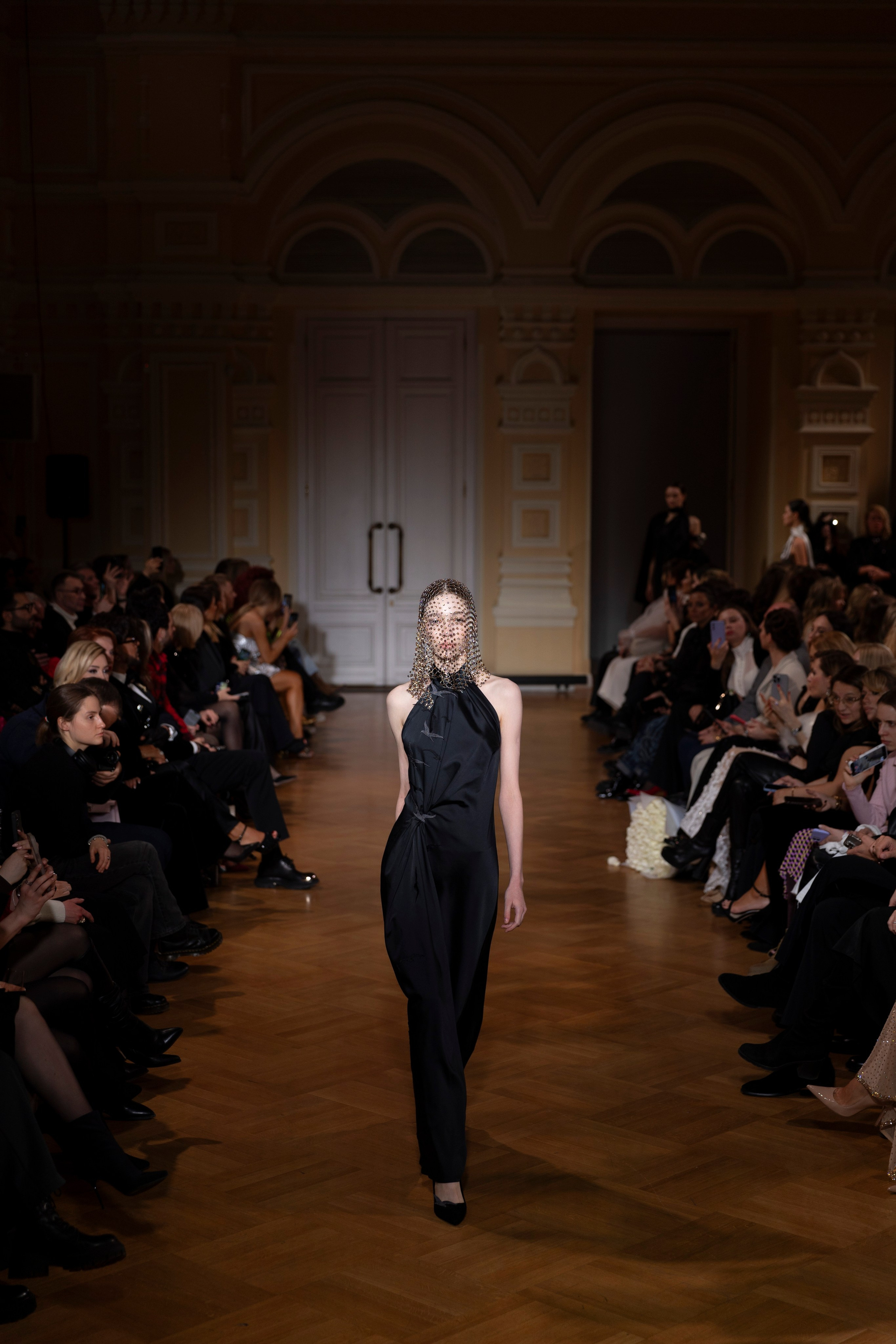 CANACH fashion show by Artashes Oganian, GUM, Moscow. «Птичка на проводе»: информационный портал в Москве