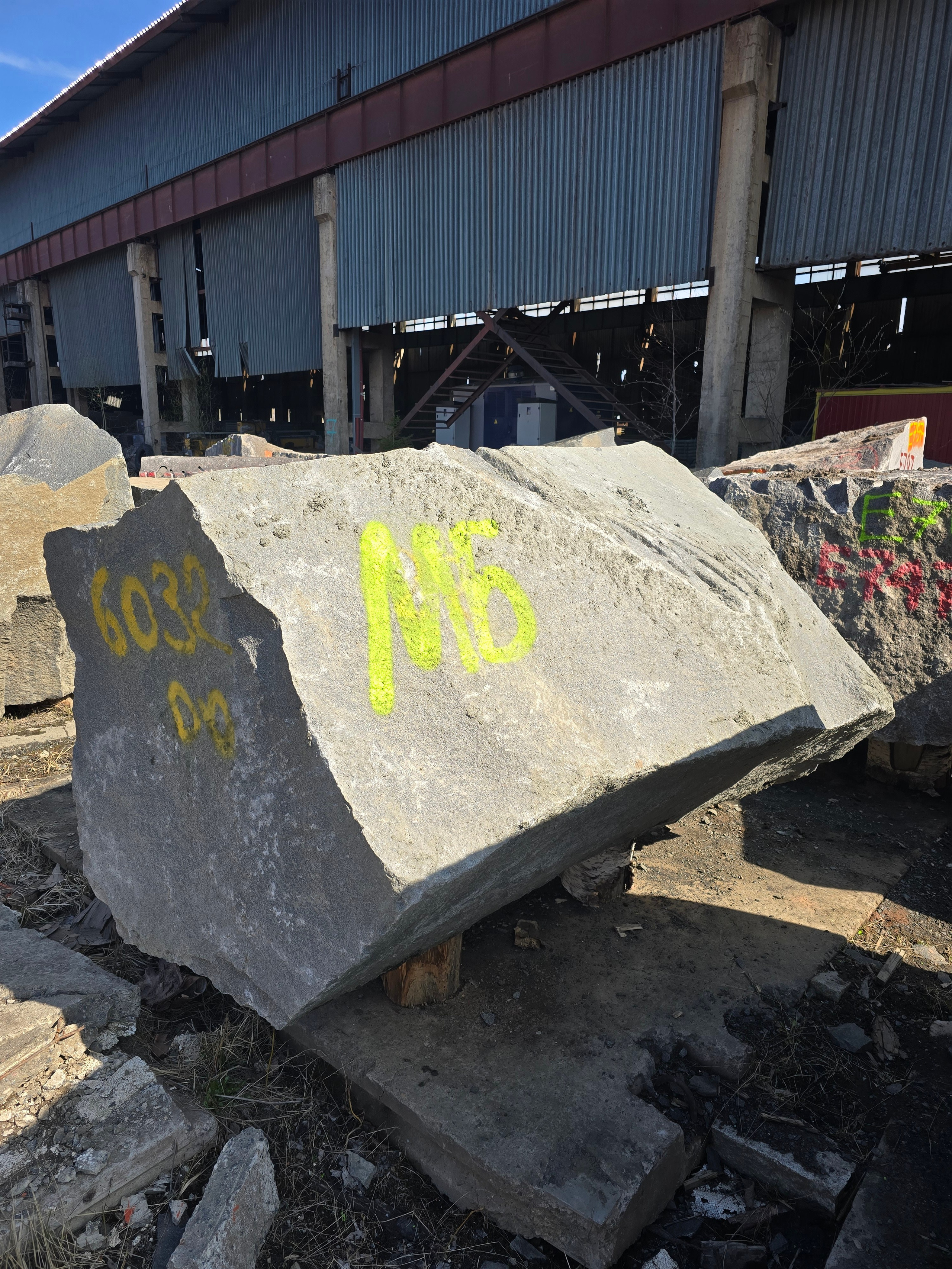 Петрозаводск. МБ Байковы. Гранит и камень из сердца Карелии