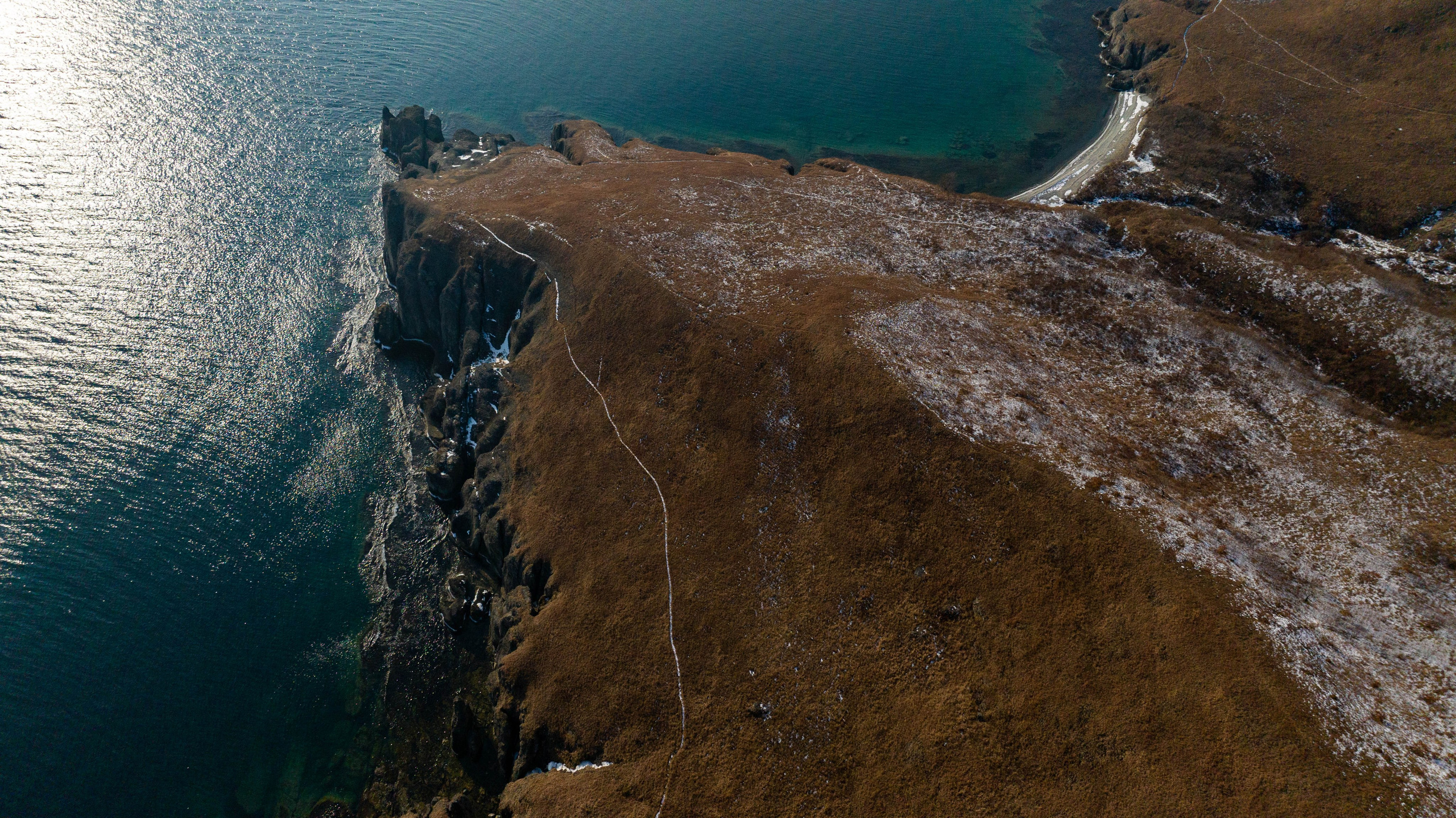 Кекур Пьющий верблюд. Турист оптимист