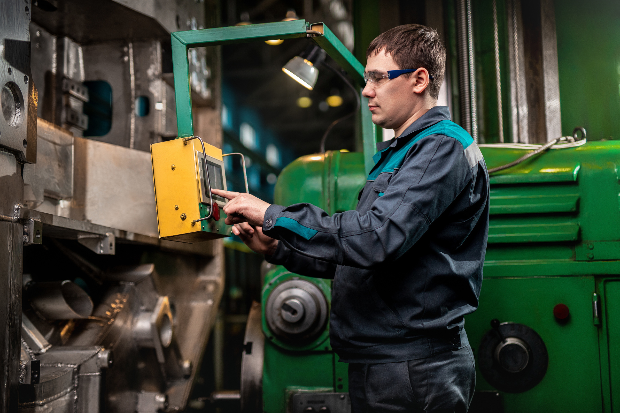 MZ Arsenal (Machine-Building Plant Arsenal). Advertising photographer in Dubai — Maxim Mitrofanov