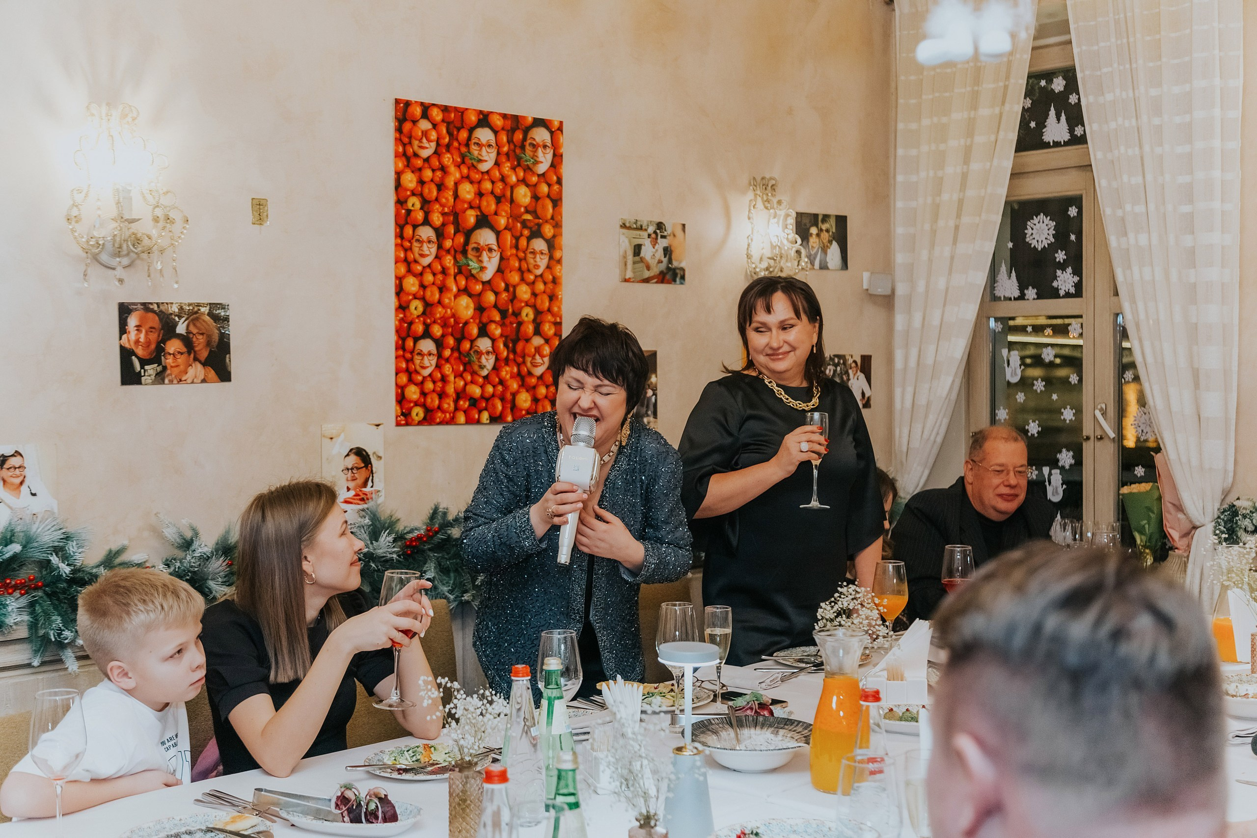 День рождения в ресторане. Семейный фотограф Любовь Саркеева