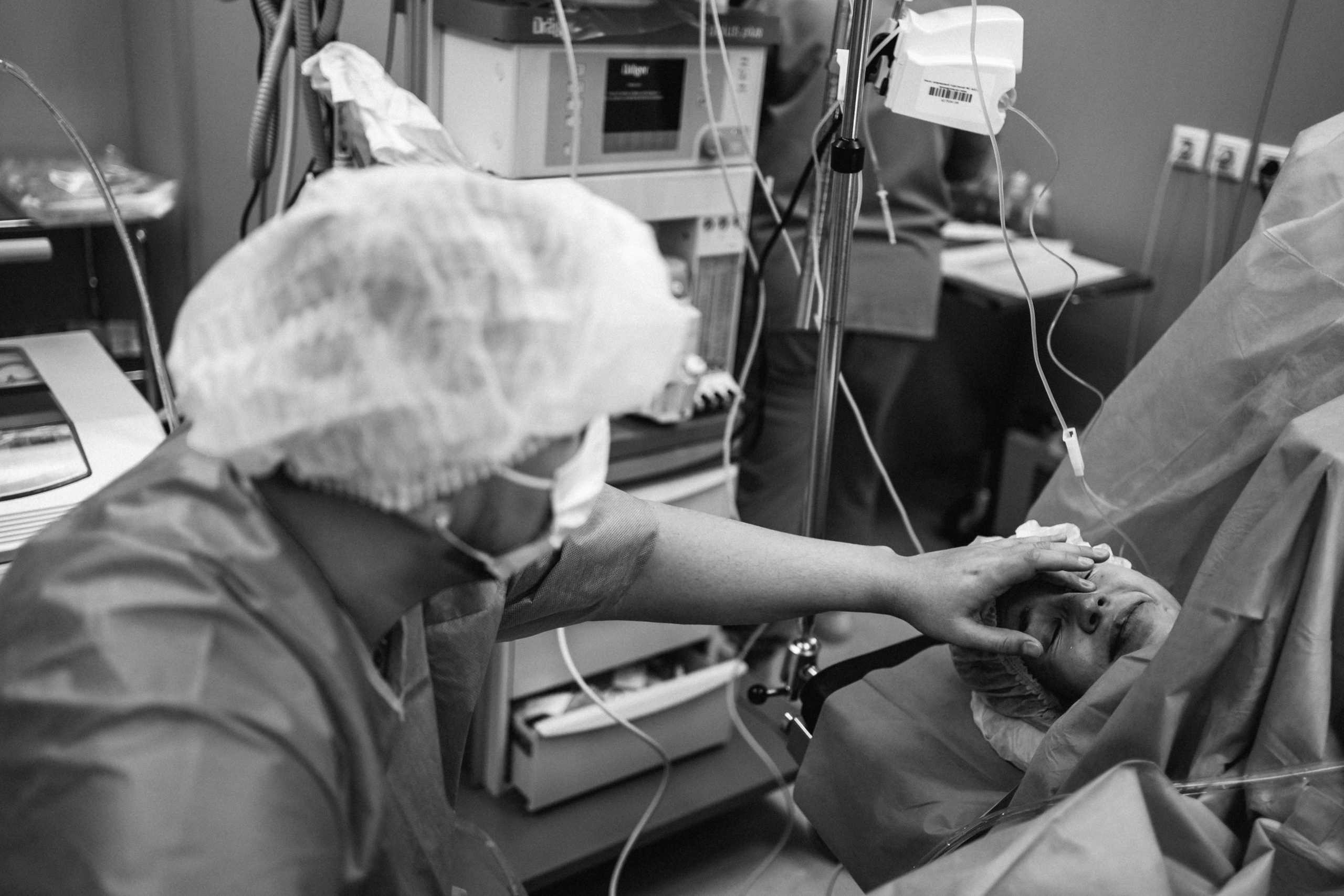 Съемка родов ЧБ. Фотограф и видеограф на роды в Москве Подшивалова Полина