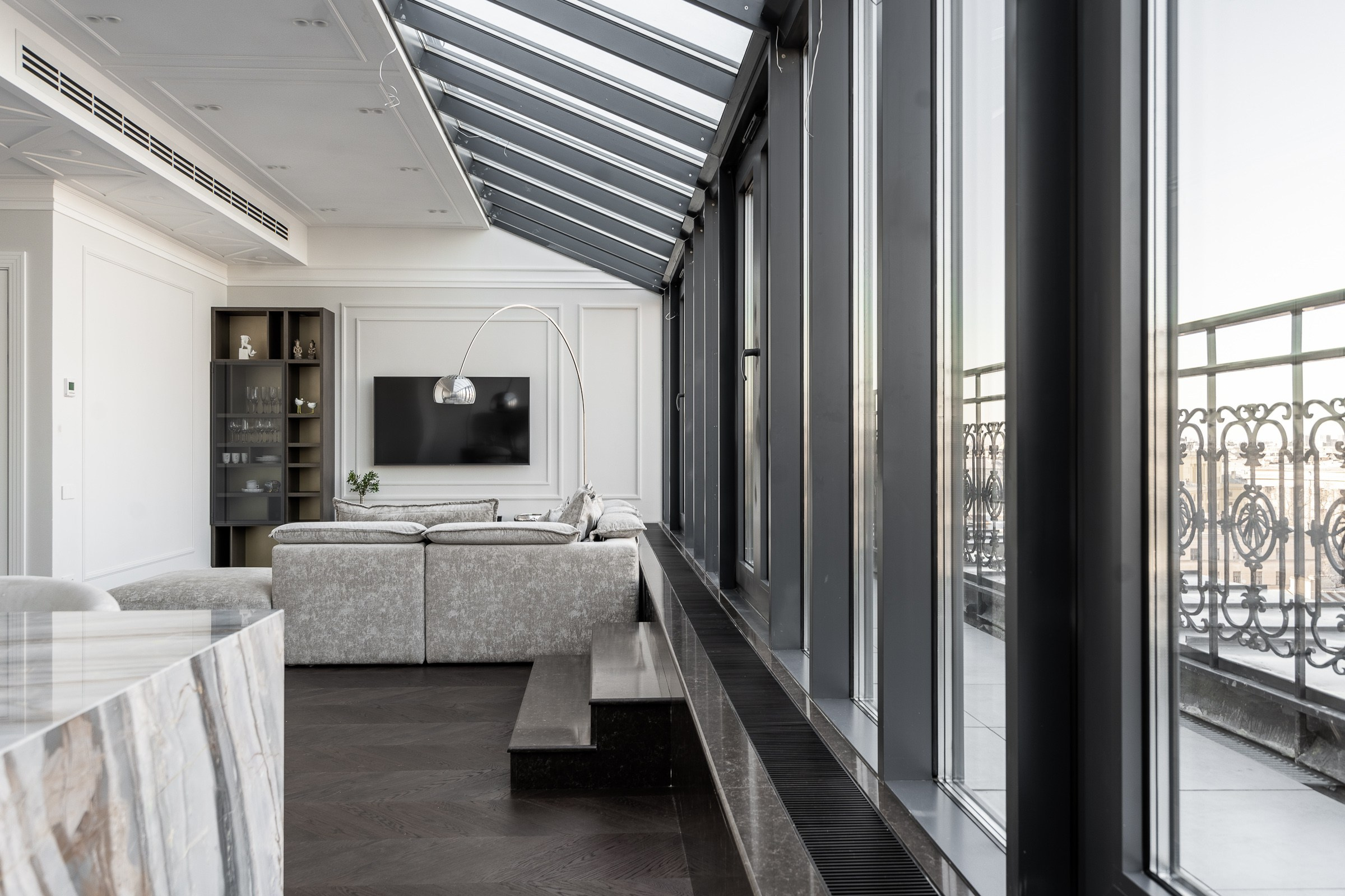 Предпродажная подготовка квартиры на Кирочной с хоумстэйджингом