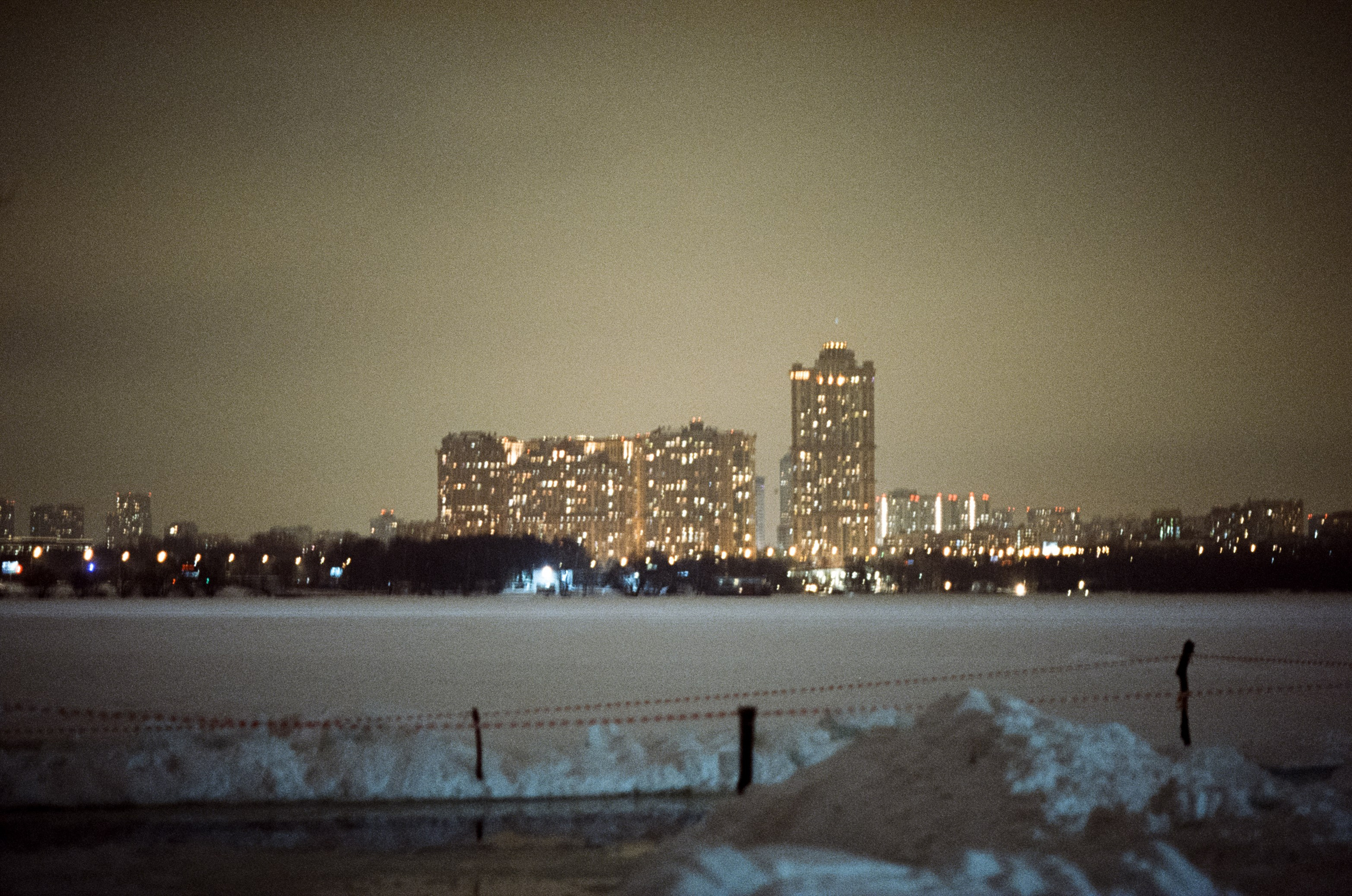 SFL 500T (Kodak Vision 3 500T) / Canon T80 / Canon FD 85 mm f1.2 L