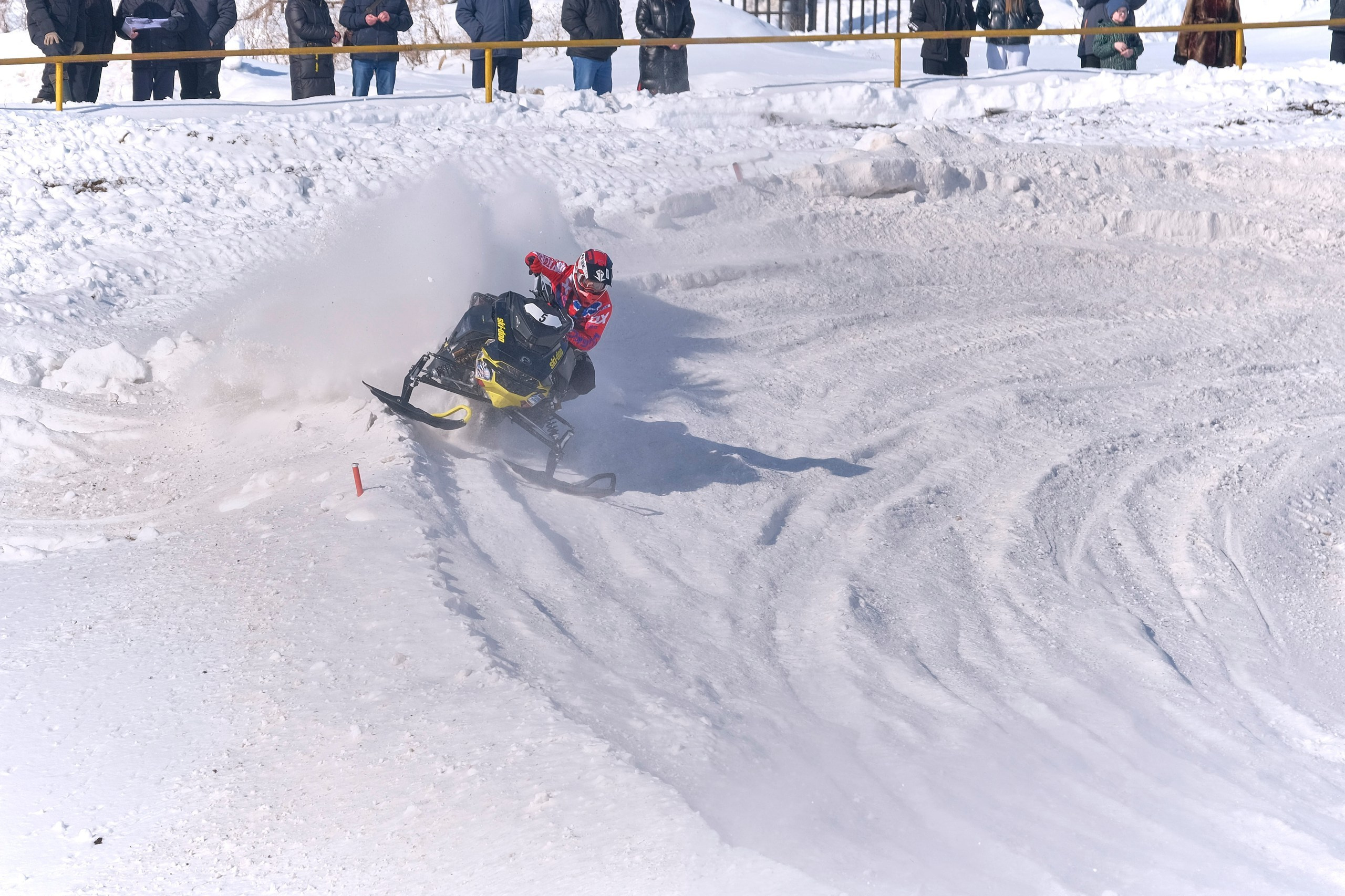 Соревнования по сноубайк кроссу и снегоходам. Свадьбы, Love Story, репортаж и портреты в Екатеринбурге