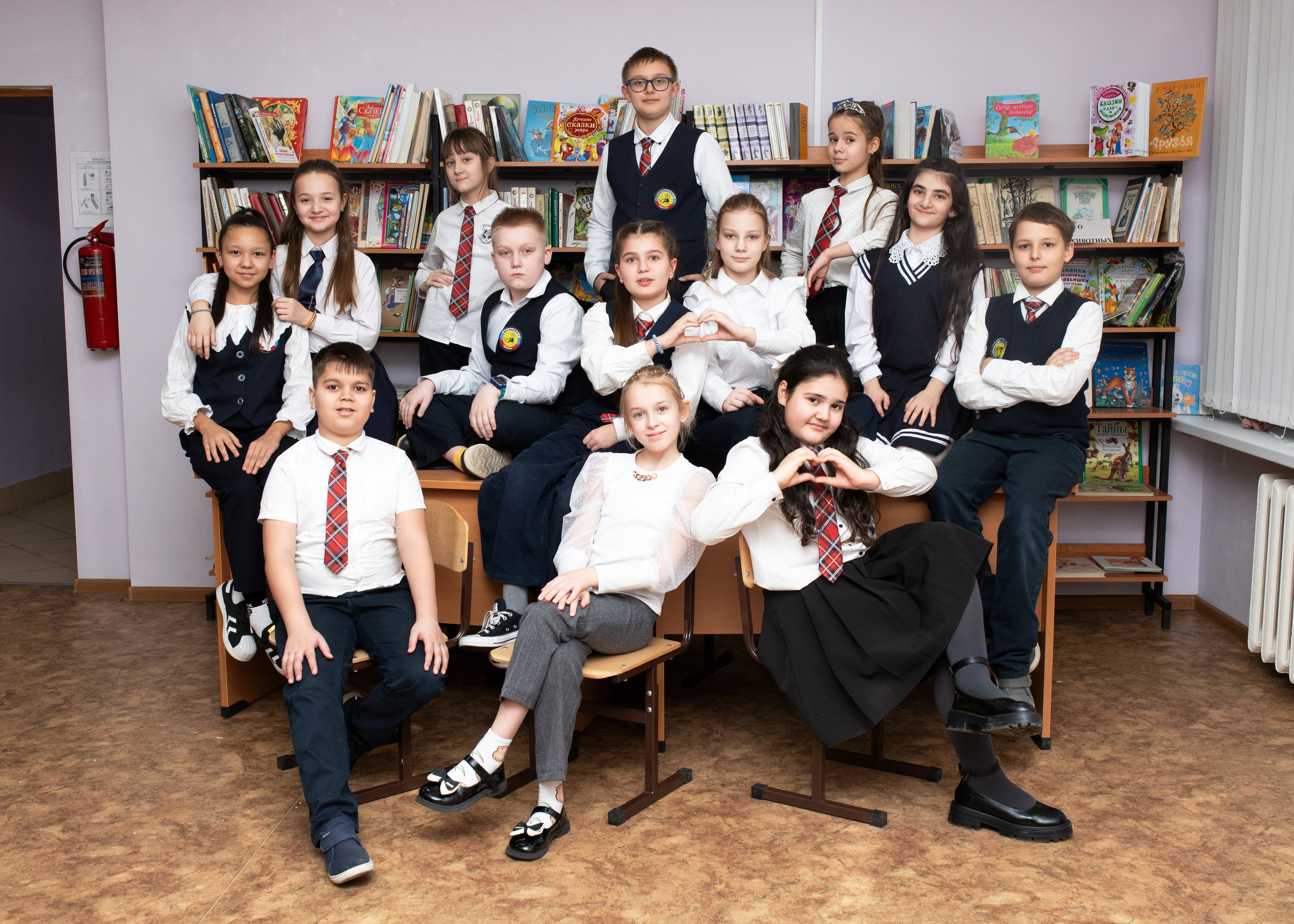 Групповая фотография. Начальная школа. 4 класс. Фотограф Игорь Полозов