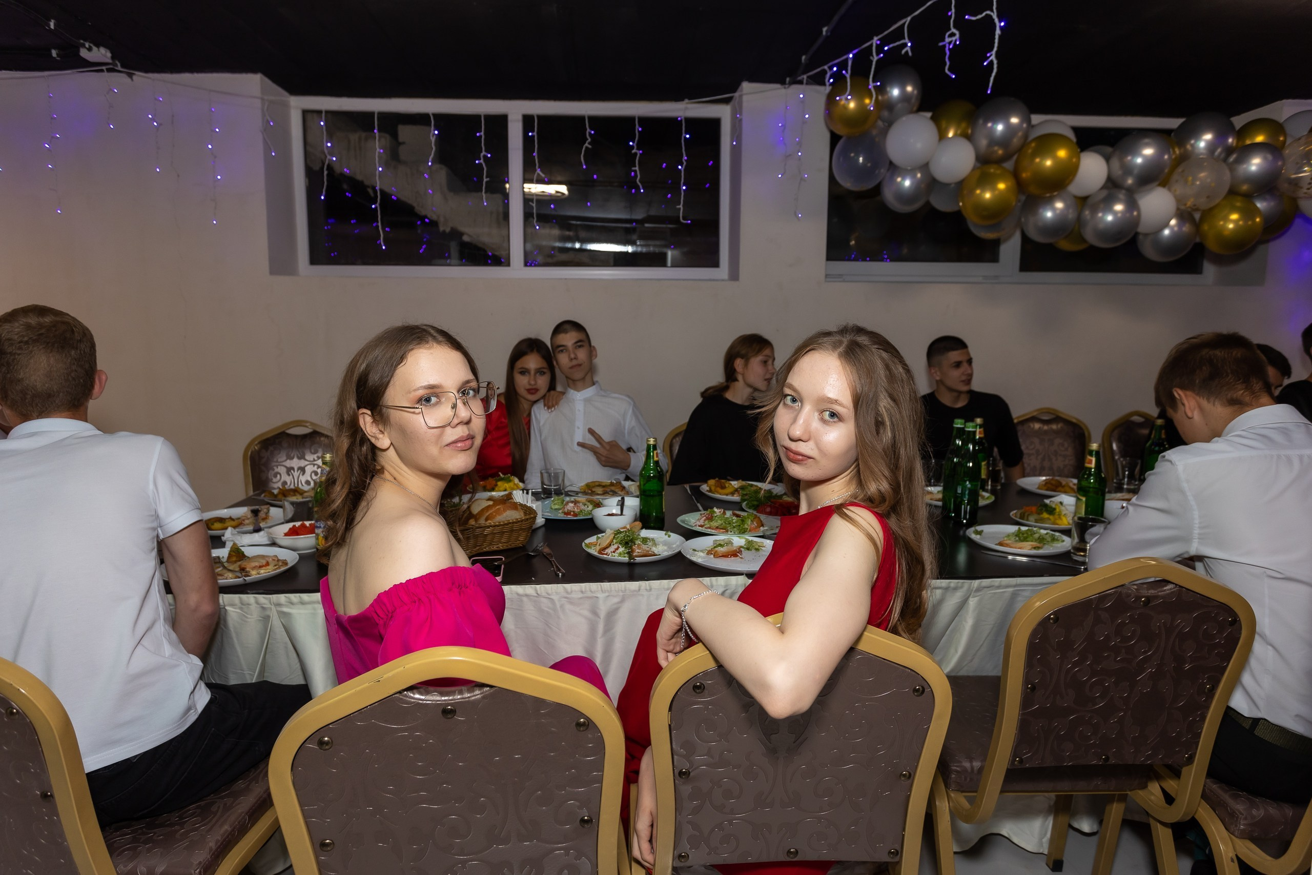 Вручение аттестата и выпускной вечер. Выпускные альбомы Майкоп, Краснодар Елена Золотарева