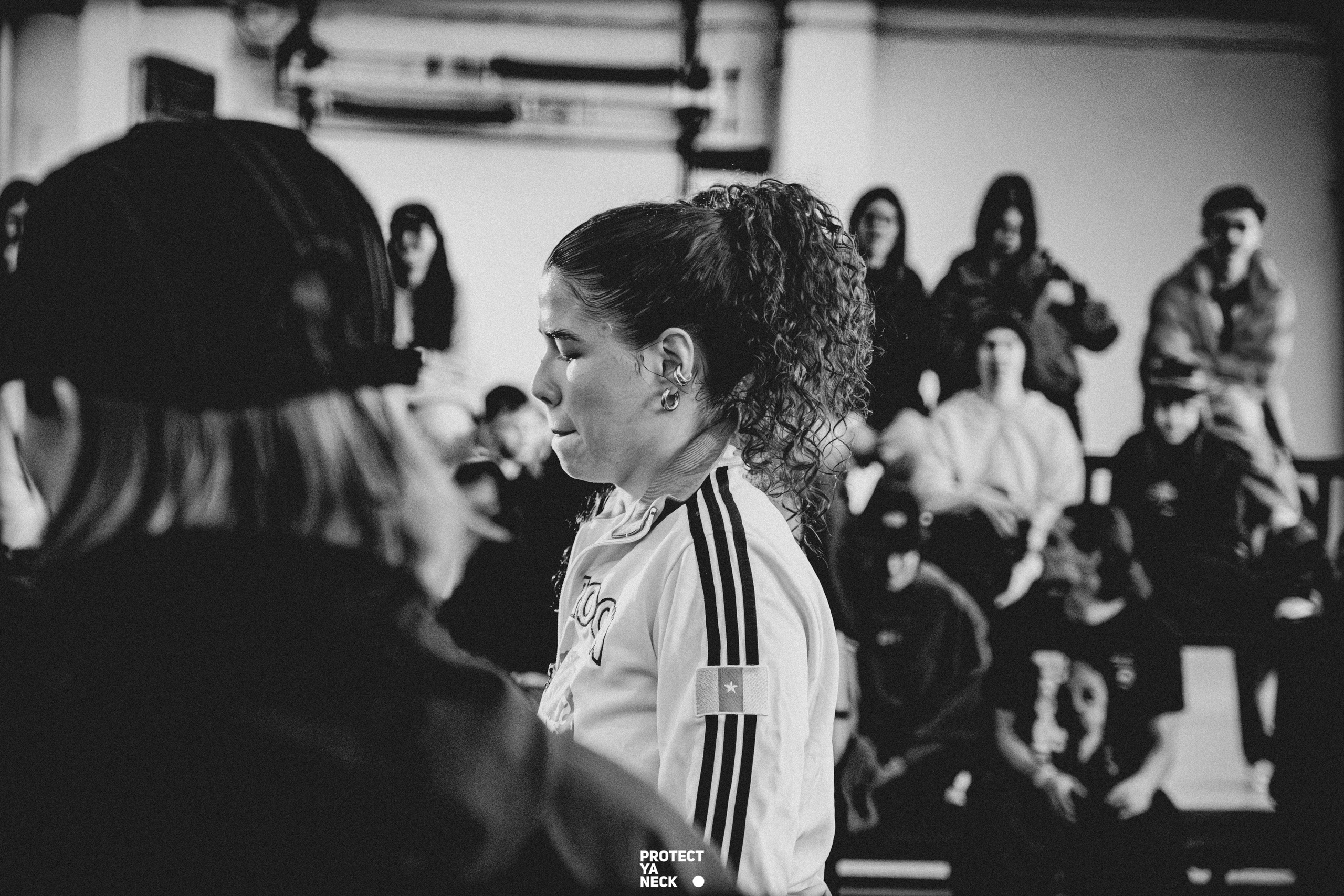 PROTECT YA NECK 22/03 (@youlovebu). Соня бу тебя сфоткала