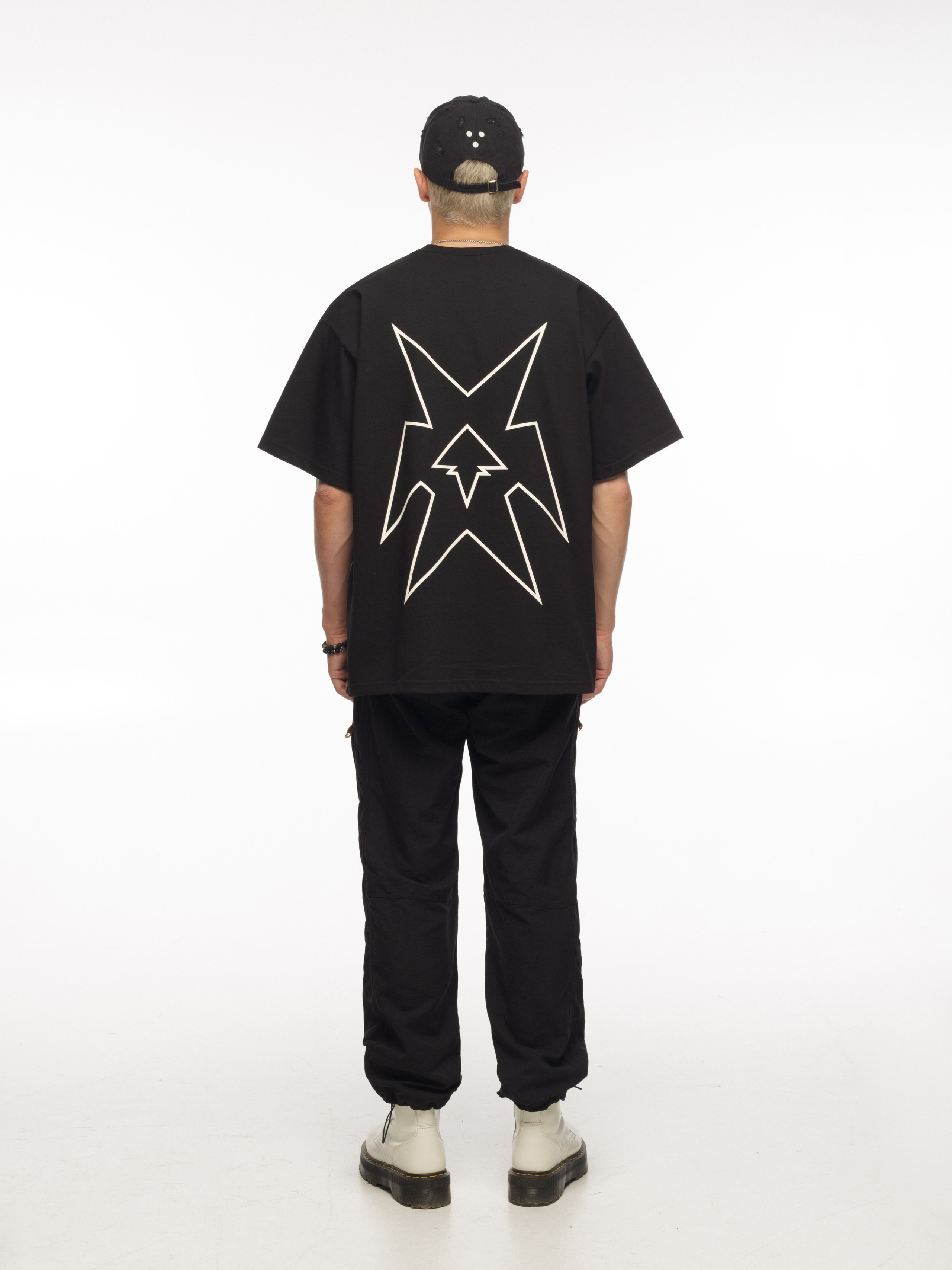 КАТАЛОГ | белый фон. RUNA production — стильные съемки для брендов