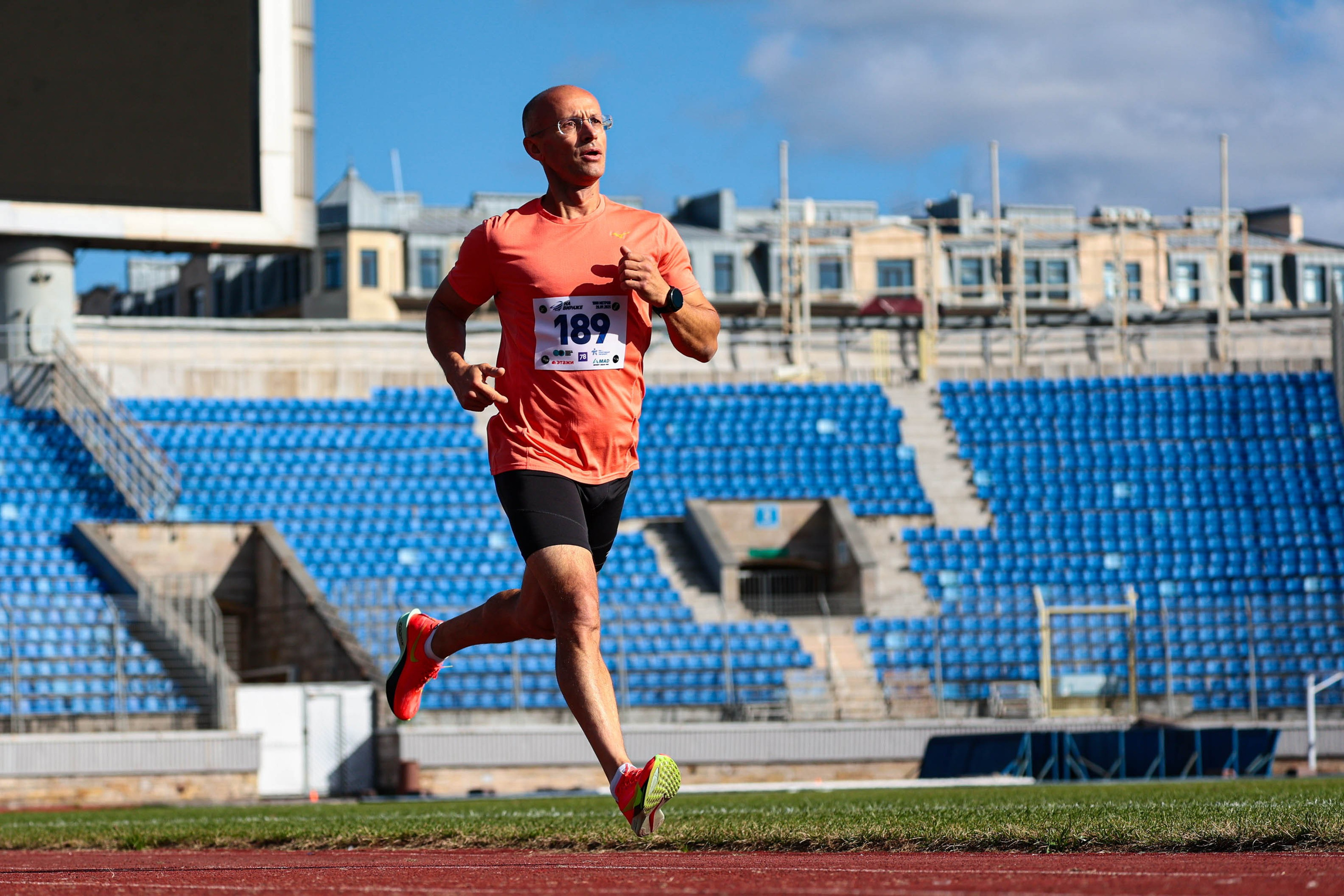 На вираже 2025. Спортивный фотограф в Санкт-Петербурге Илья Vacool