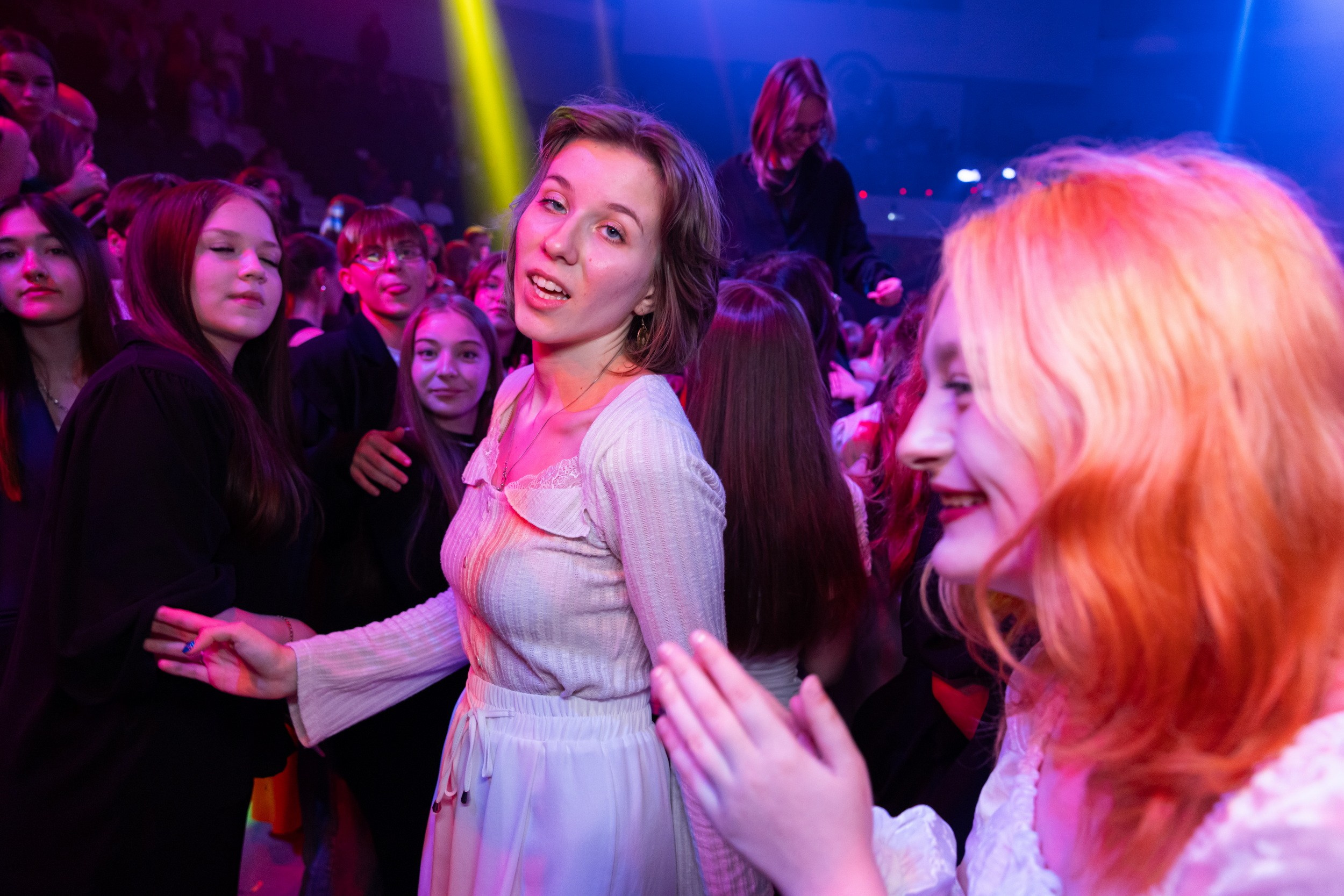 Городской бал выпускников (24 июня 2025). Репортажный фотограф Алексей Пирязев