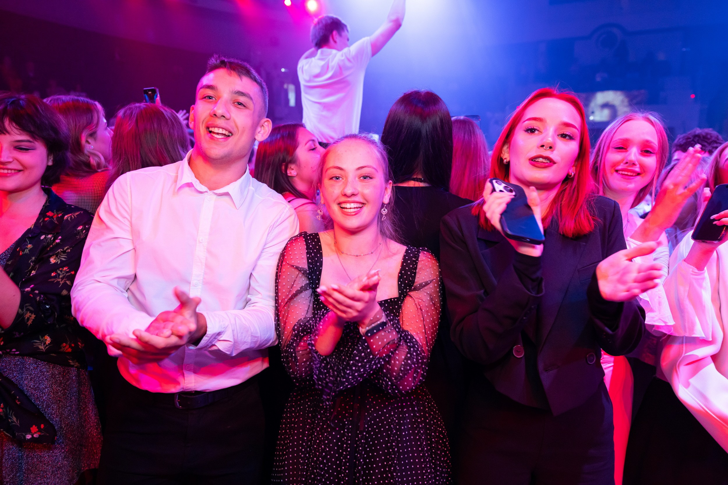 Городской бал выпускников (24 июня 2025). Репортажный фотограф Алексей Пирязев