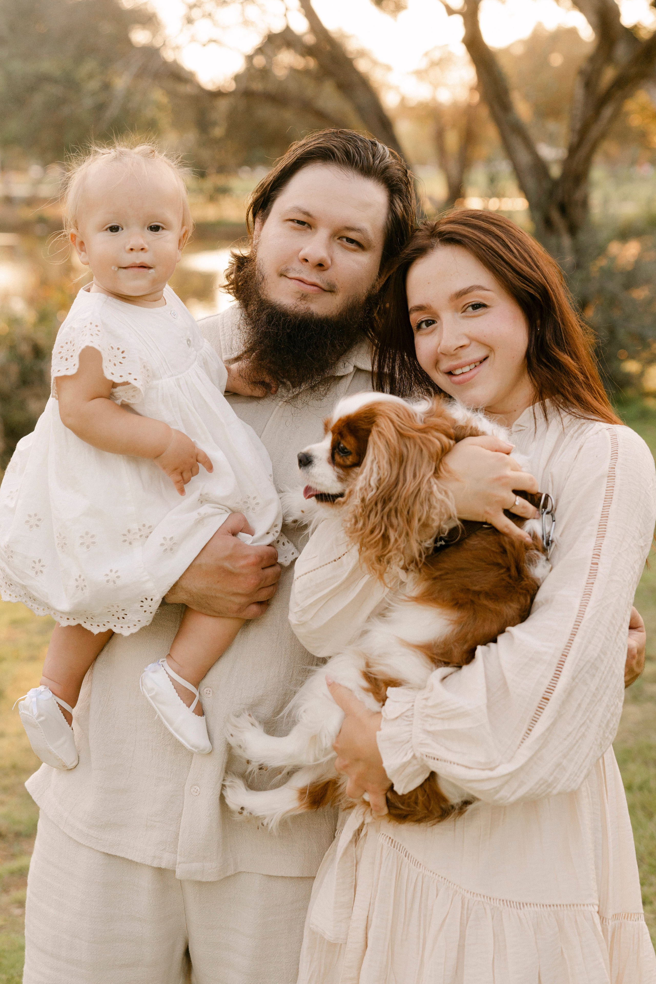 First year photoshoot inside the park (sunset). Wedding and family photographer