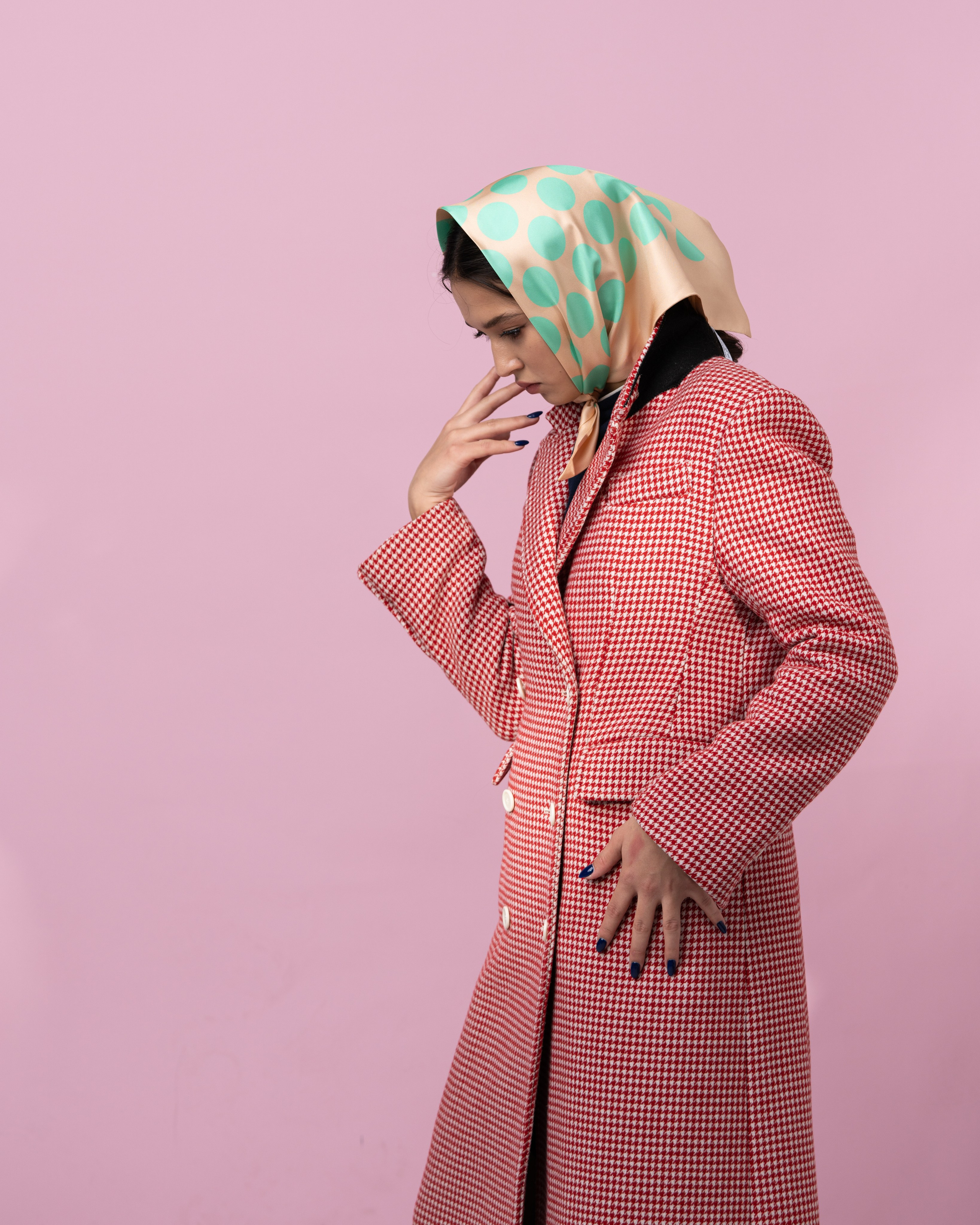 Контент-съемка в стиле Midjourney. Фотограф в Алматы Дмитрий Лукьянов. Предметная и рекламная фотосъёмка товаров