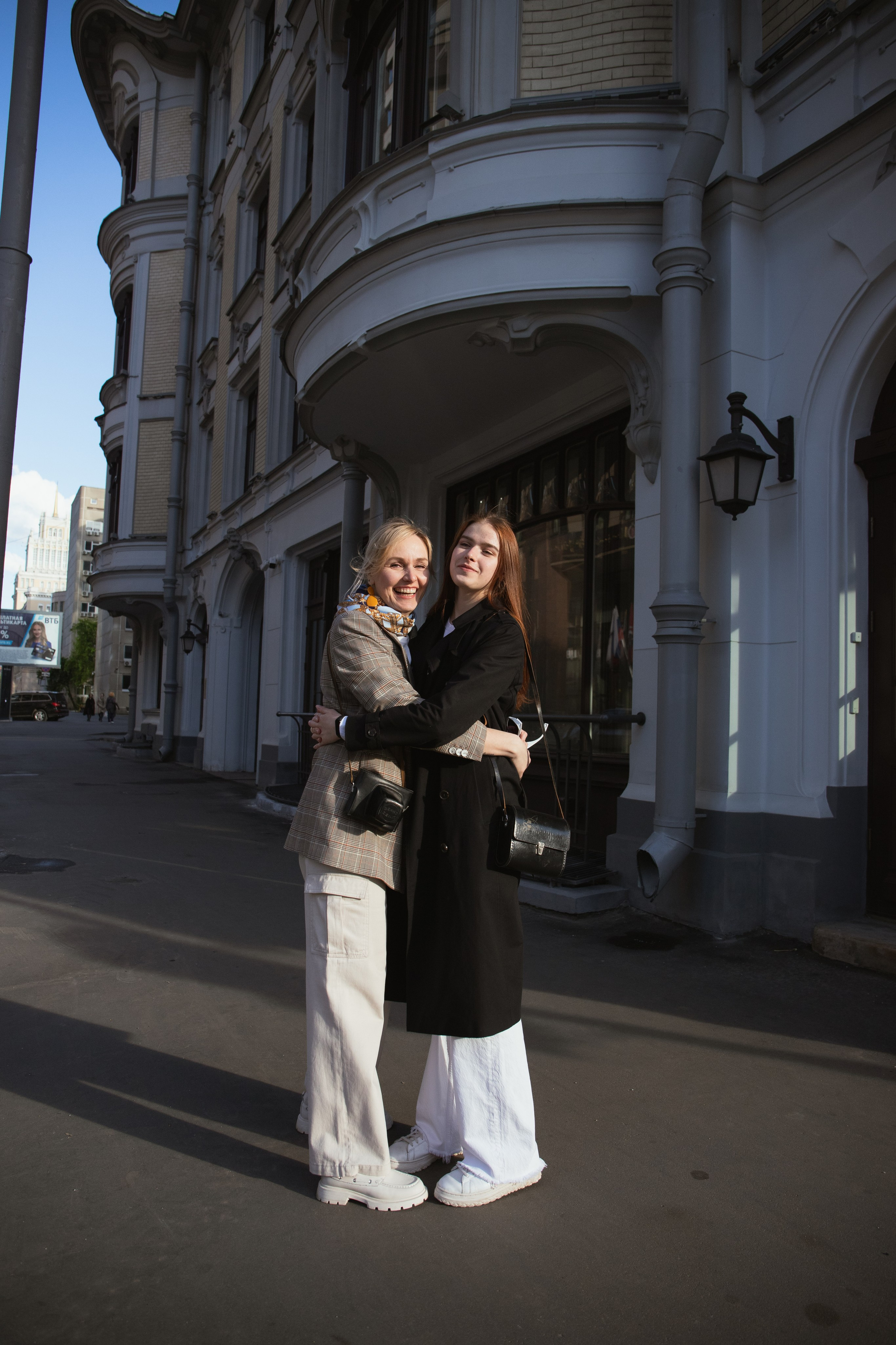 Оля и Милена. Главная