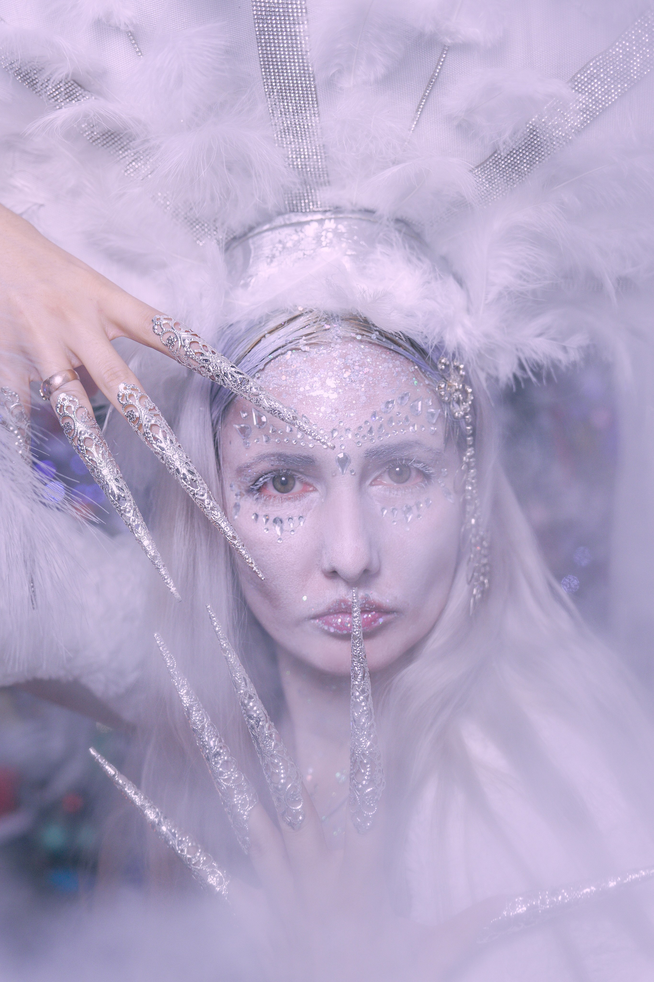 Карнавальные костюмы, крылья в прокат аренда в Жуковском . Крылья ангела, Малифисента. Черные и белые крылья, аксессуары из перьев в прокат. Фотограф для маркетплейсов, фотоуслуги в Жуковском Татьяна Марсуверских