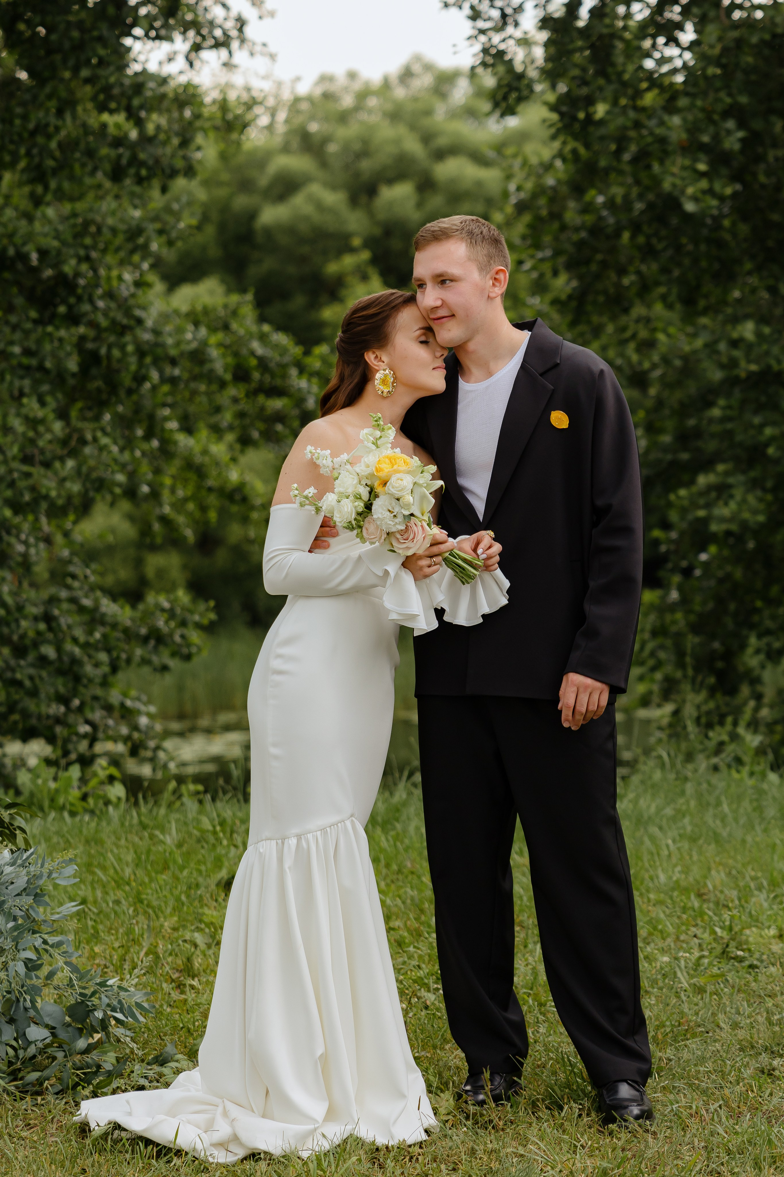 Июньская свадьба на берегу реки. Фотограф Сергей Ртищев в Москве и РФ