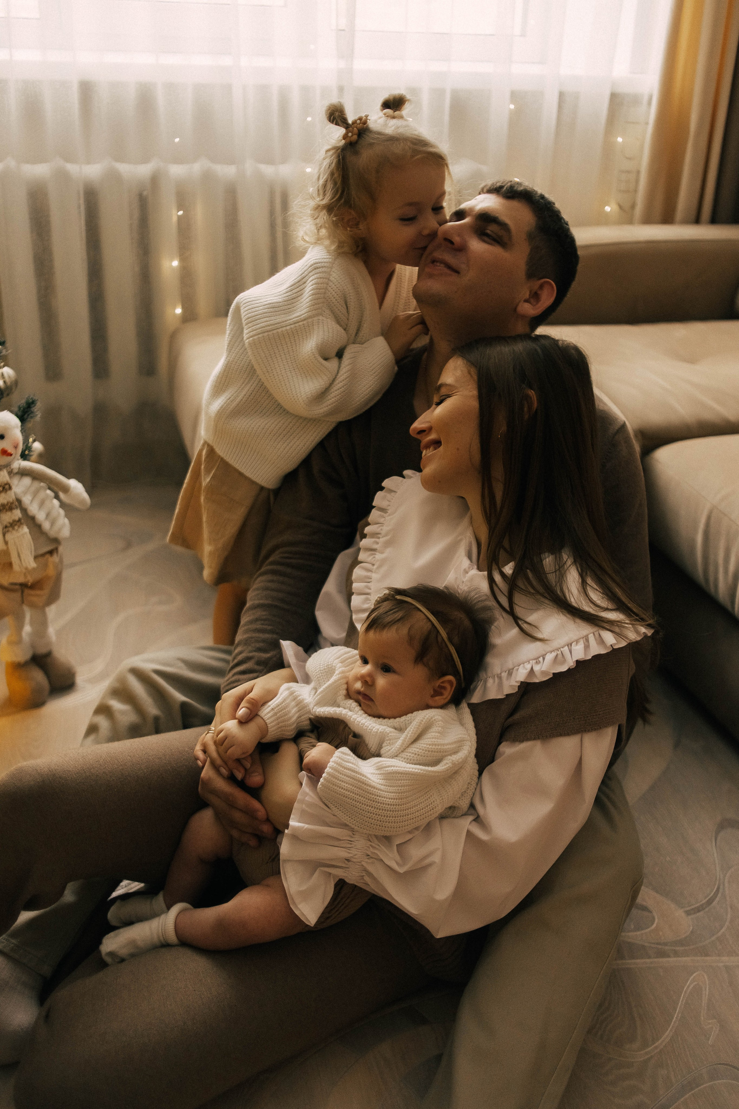 Анастасия, Андрей, Ариша и Анюта. Главная