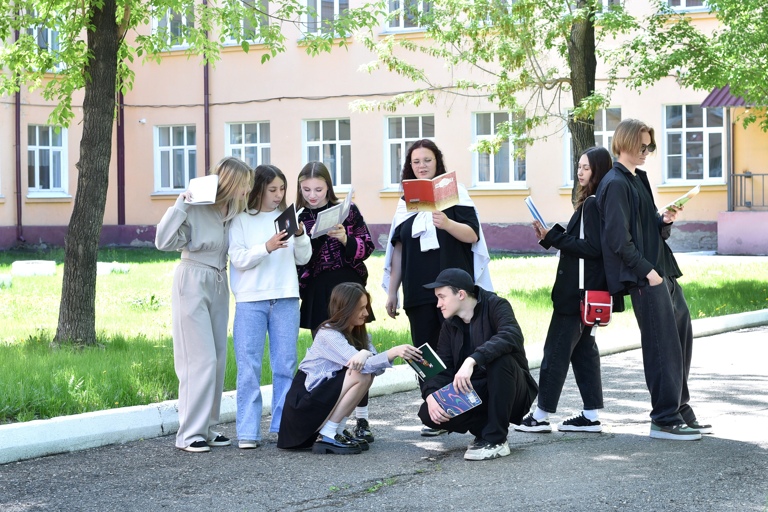 ФОТОСЕССИЯ В ПАРКЕ весна. Школьный фотограф ЛАРИСА МАТВЕЕНКО