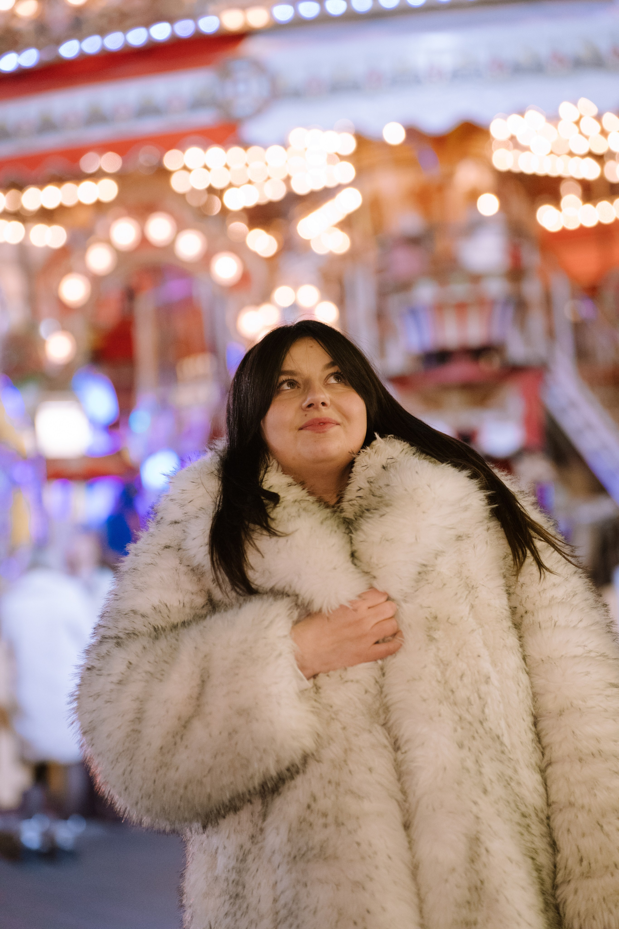 ПРОГУЛКА НА МАНЕЖНОЙ ПЛОЩАДИ ДЛЯ ДЕВУШКИ ПЕРЕД НОВЫМ ГОДОМ (НОВОГОДНЯЯ ФОТОСЕССИИЯ НА МАНЕЖНОЙ ПЛОЩАДИ). Профессиональный фотограф, Санкт-Петербург — Виктория Богомолова