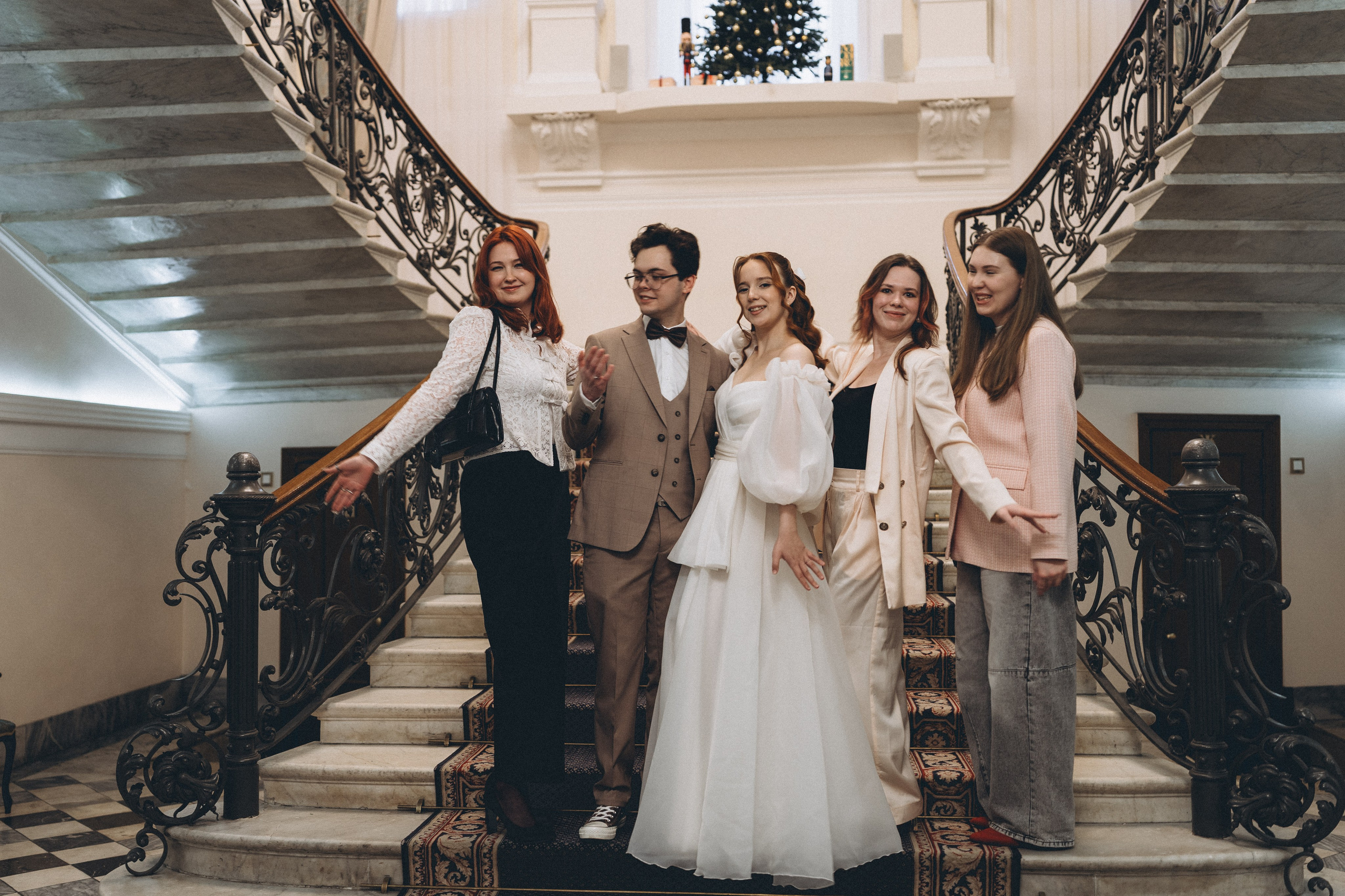 СВАДЕБНАЯ СЬЕМКА ВО ВТОРОМ ДВОРЦЕ С ГОСТЯМИ И ПРОГУЛКА В ТАВРИЧЕСКОМ САДУ. Профессиональный фотограф, Санкт-Петербург — Виктория Богомолова