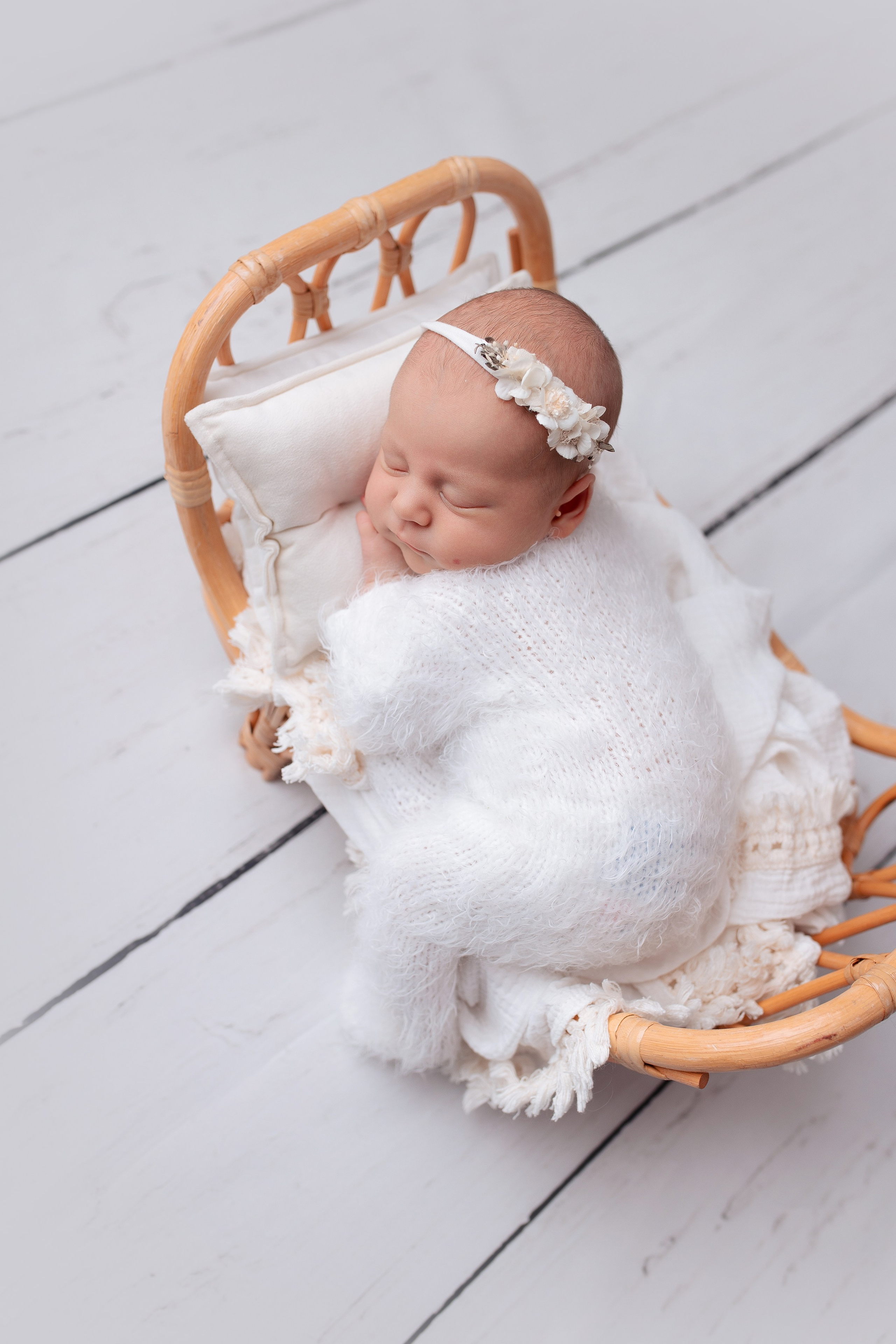 Новорожденные. Детский фотограф новорожденных Москва. годики под ключ. своя студия